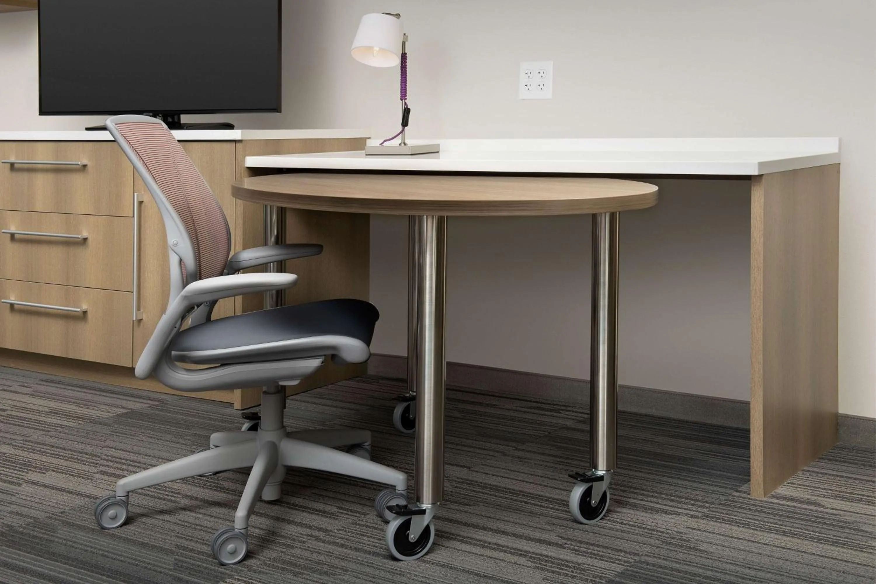 Bedroom in Home2 Suites By Hilton Columbus Polaris