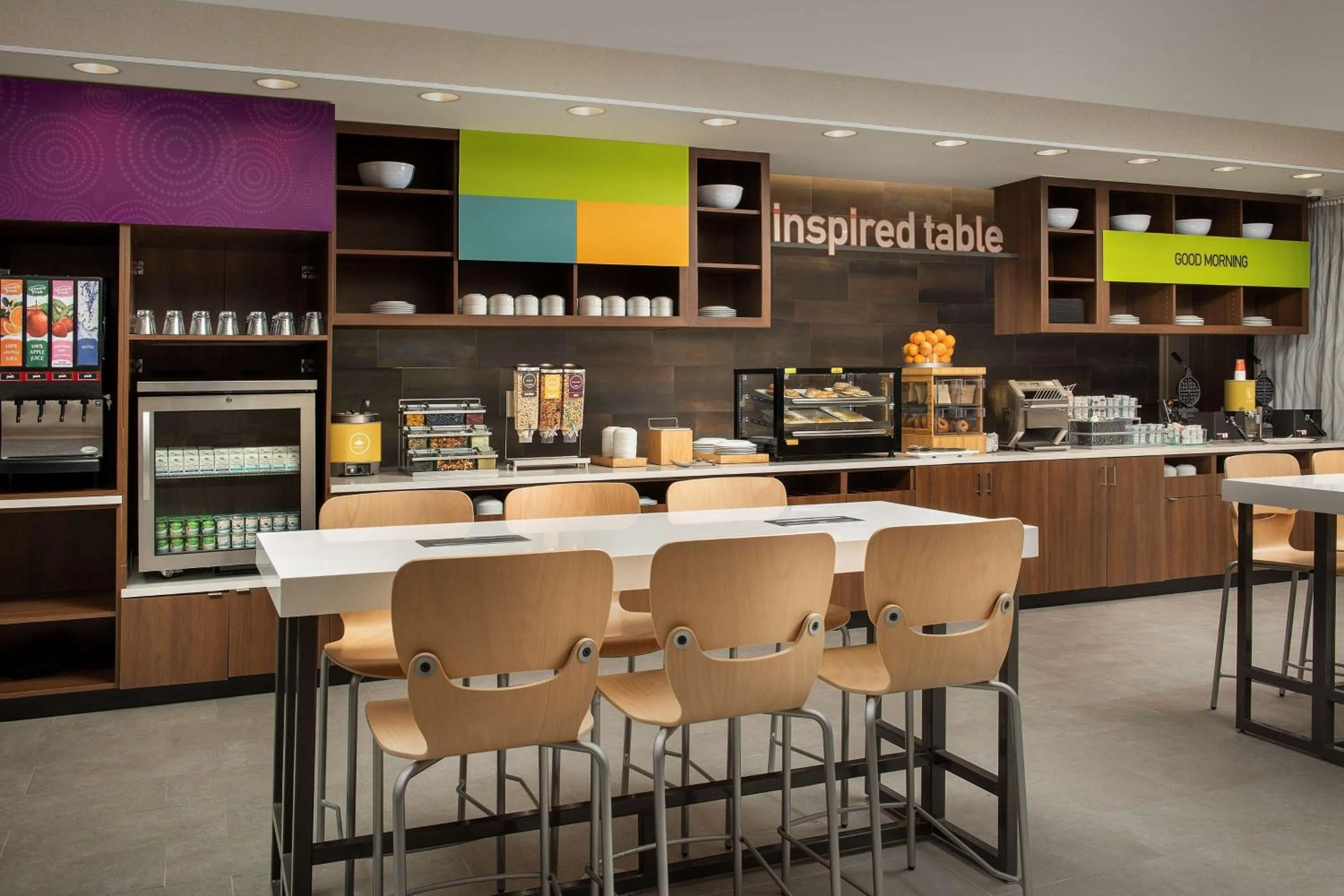 Dining area in Home2 Suites By Hilton Tampa Westshore Airport, Fl