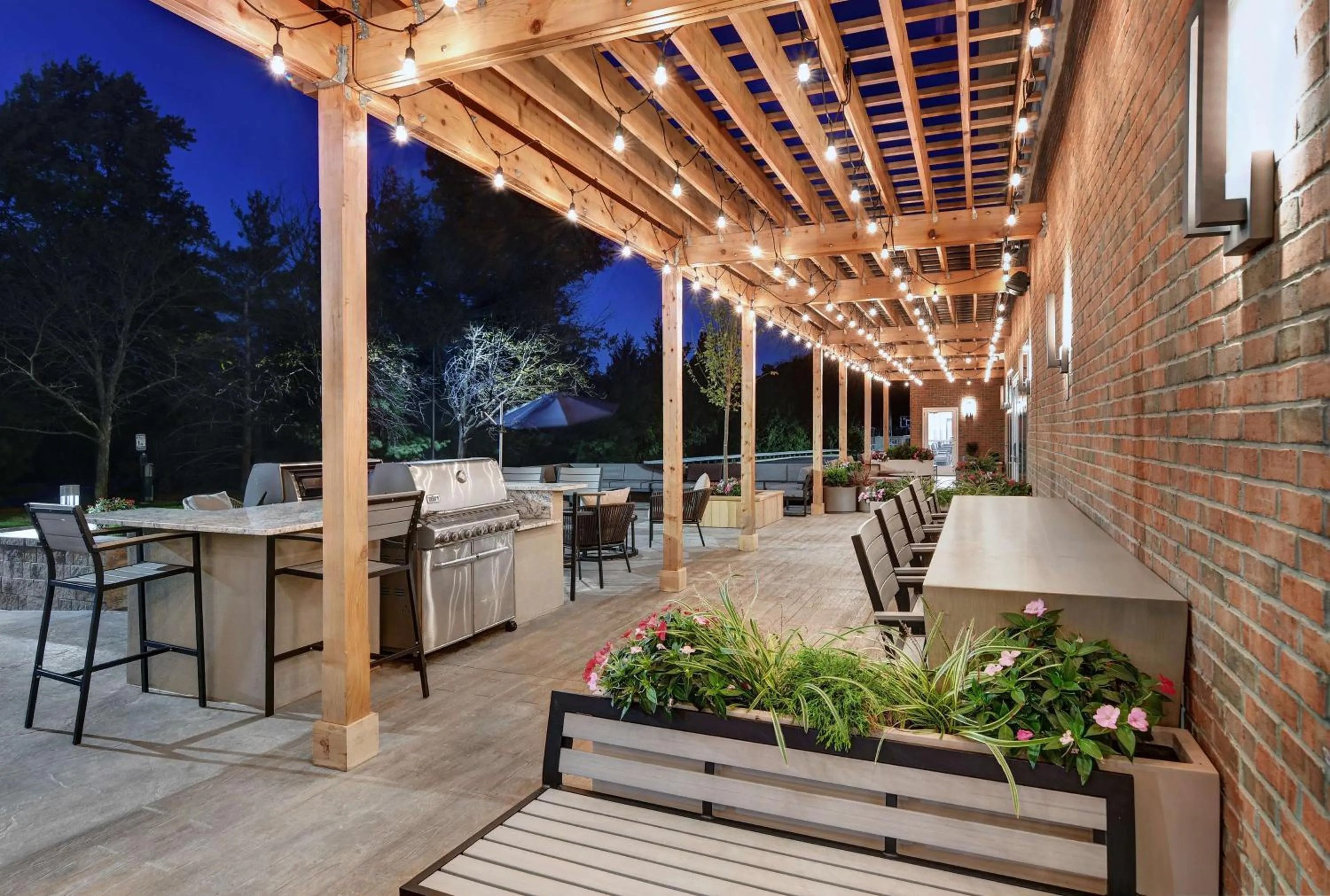 Dining area in Homewood Suites By Hilton Edison Woodbridge, NJ