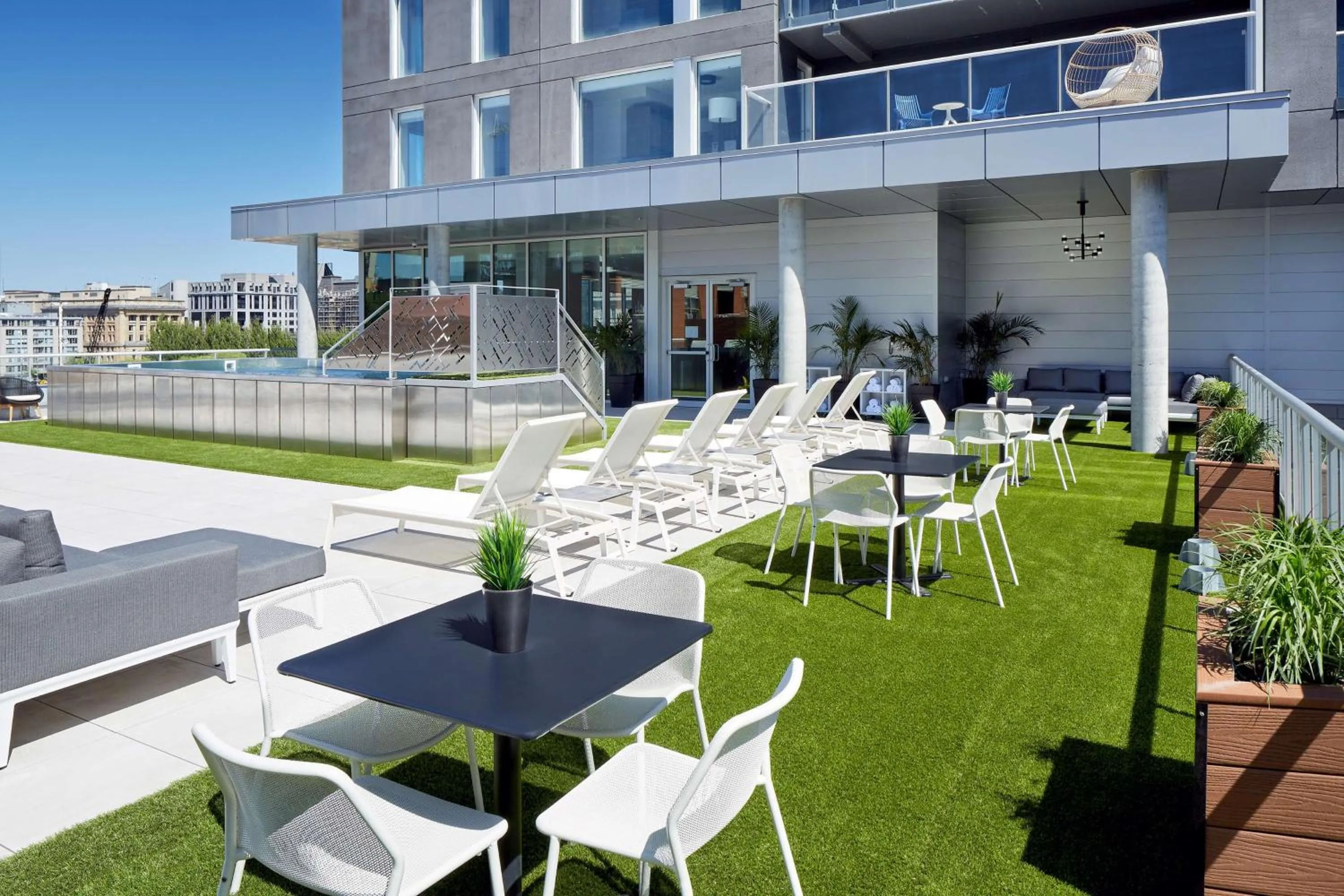 Pool view in Hampton Inn Montreal Downtown, Qc