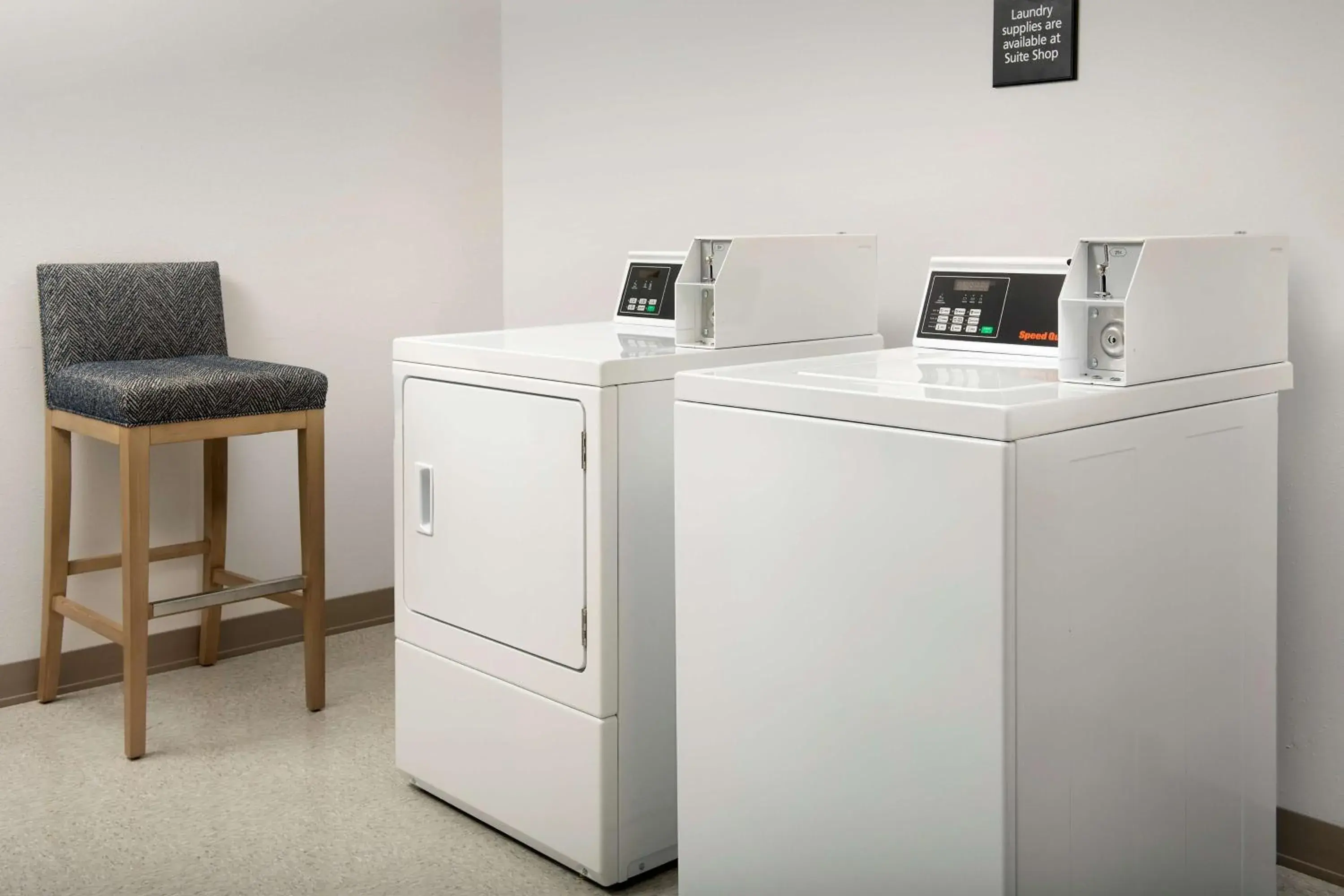 Property building in Hampton Inn Warroad, MN Property building in Hampton Inn Warroad, MN