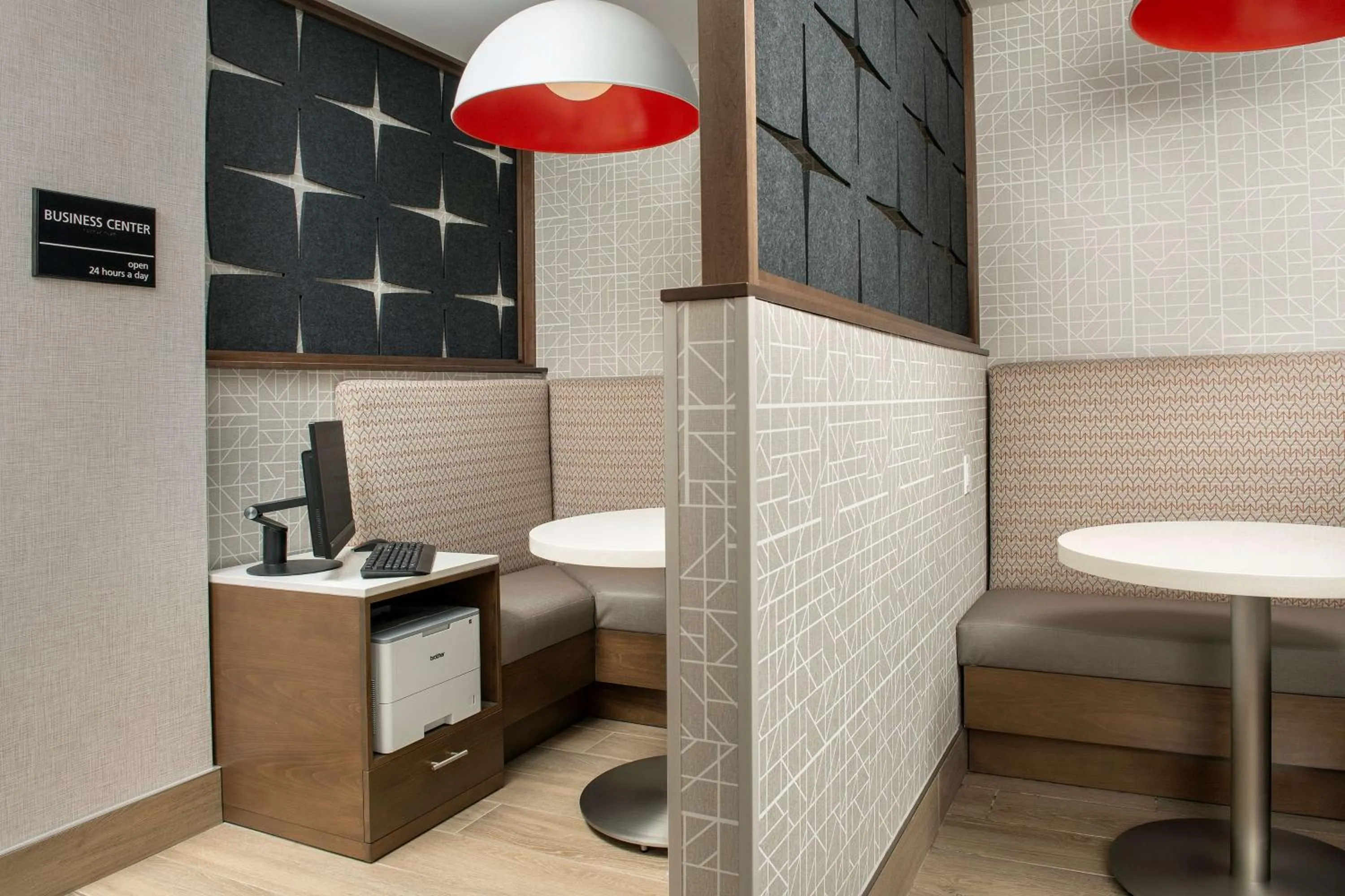 Business facilities in Hampton Inn Warroad, MN