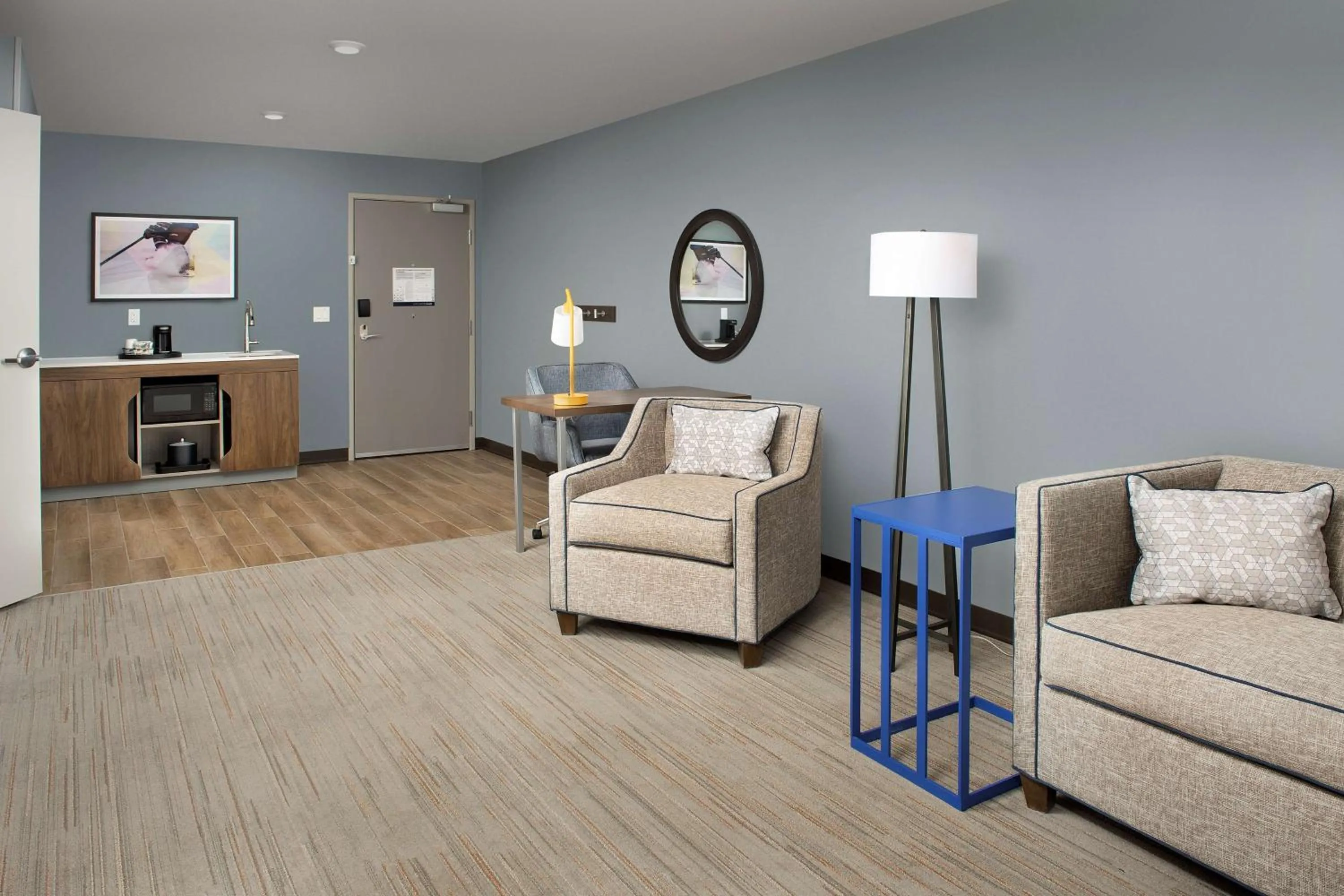 Living room in Hampton Inn Warroad, MN