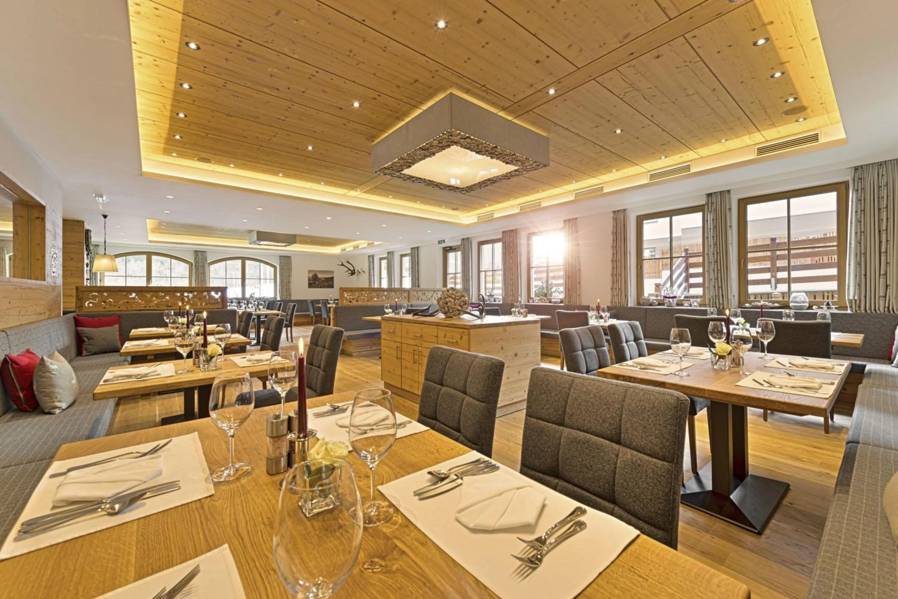 Restaurant/places to eat in Hotel Kristall