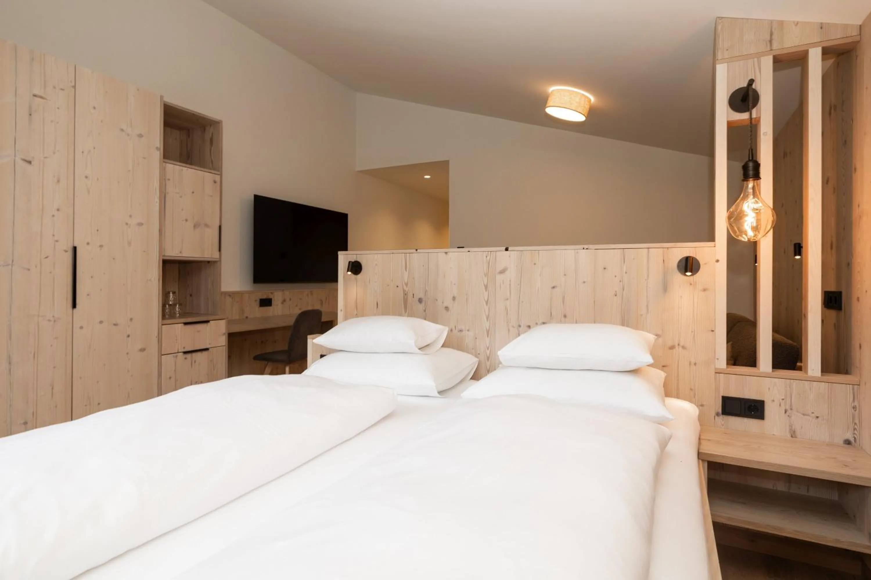 Photo of the whole room, Bed in Hotel Kristall