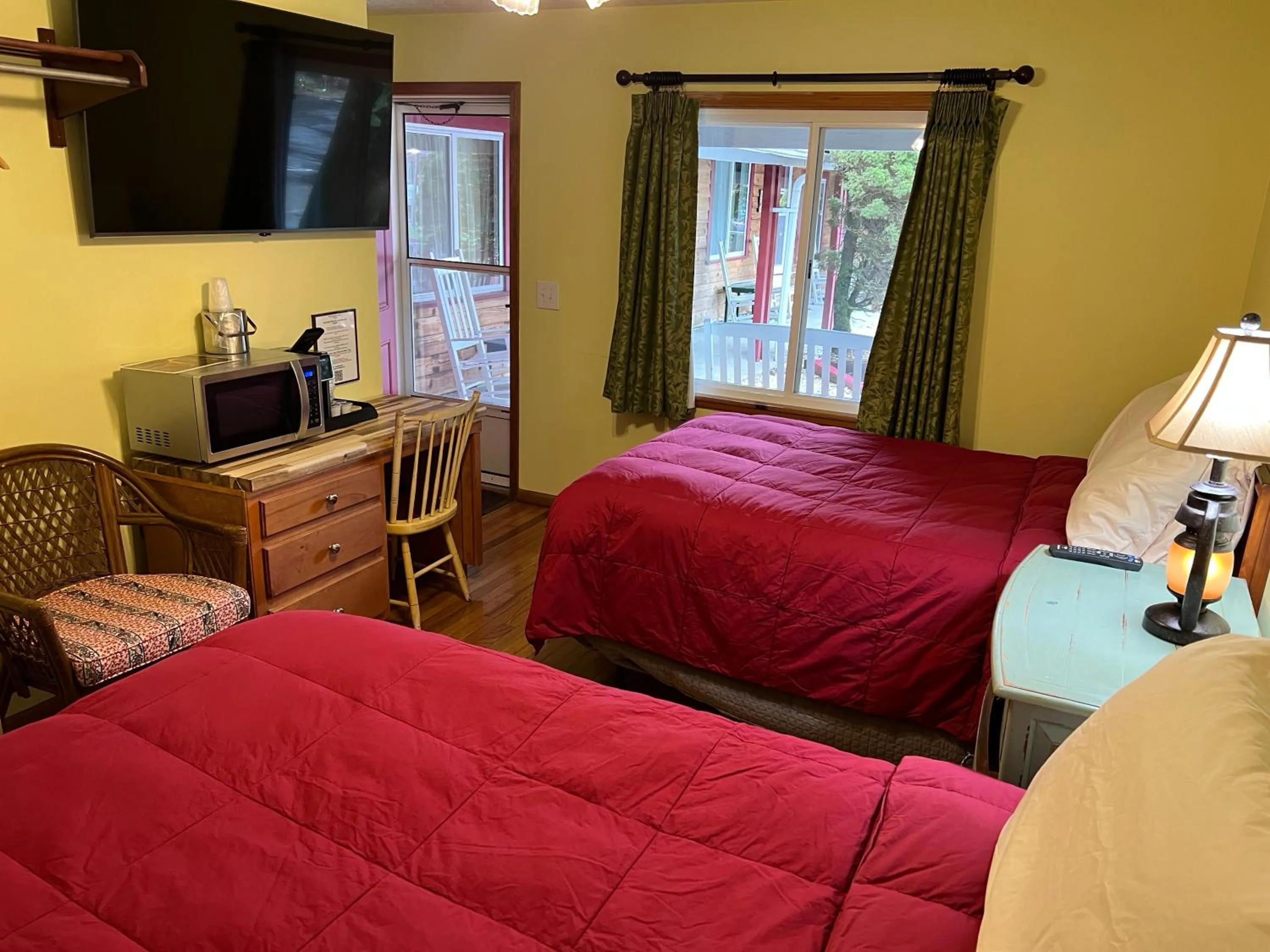 Bed in Homestead Inn - Blowing Rock