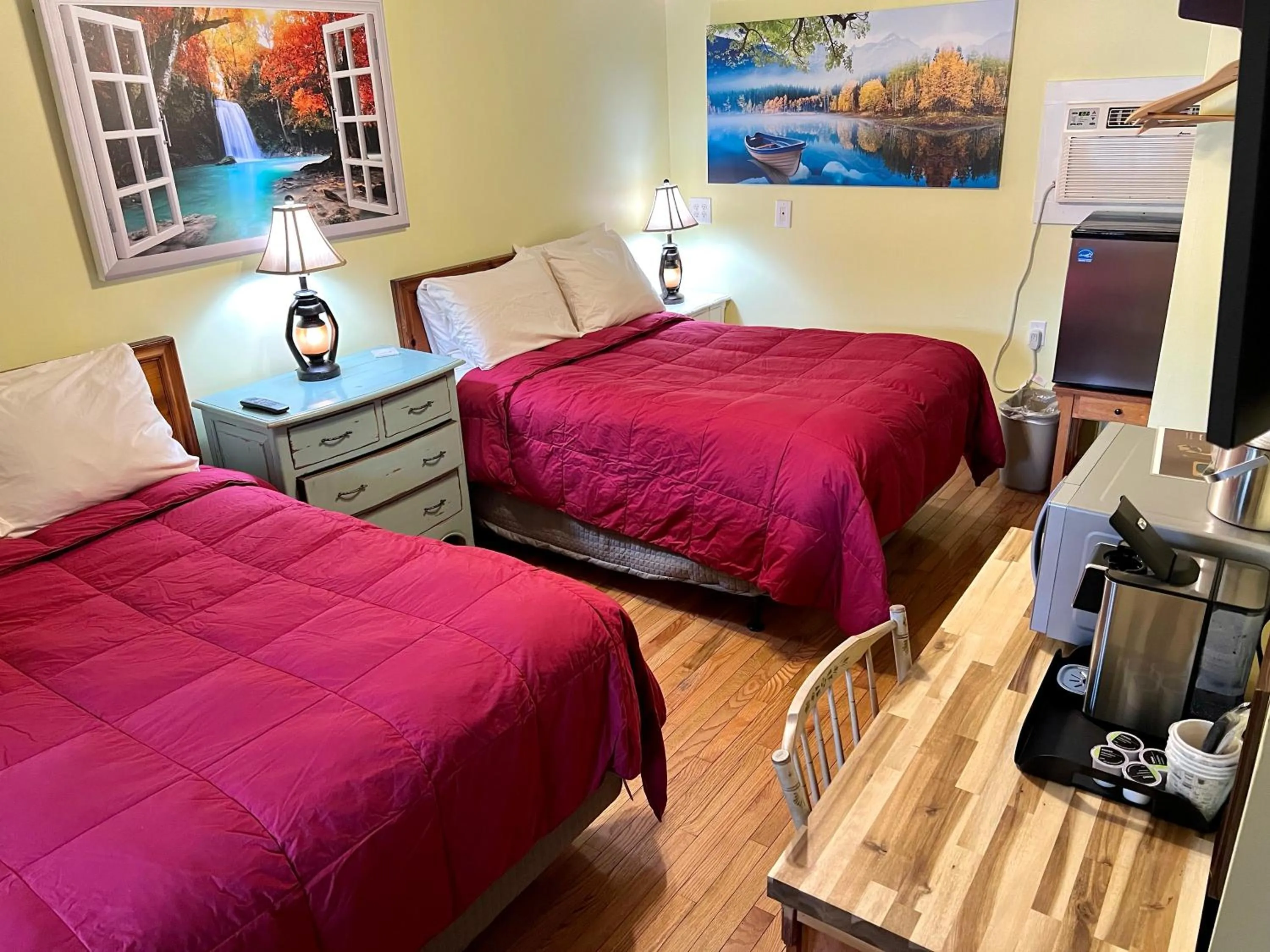 Bed in Homestead Inn - Blowing Rock