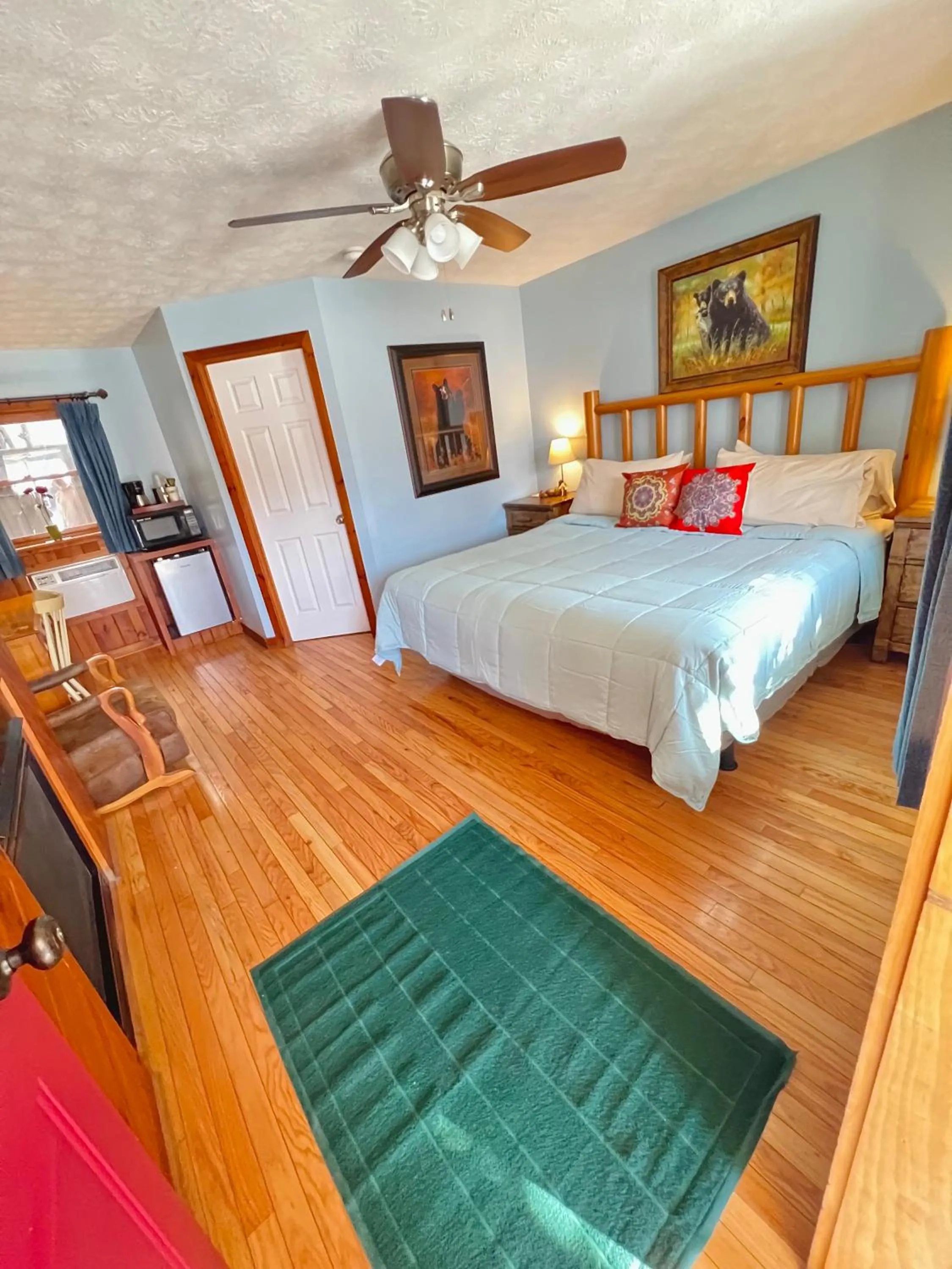 Bed in Homestead Inn - Blowing Rock