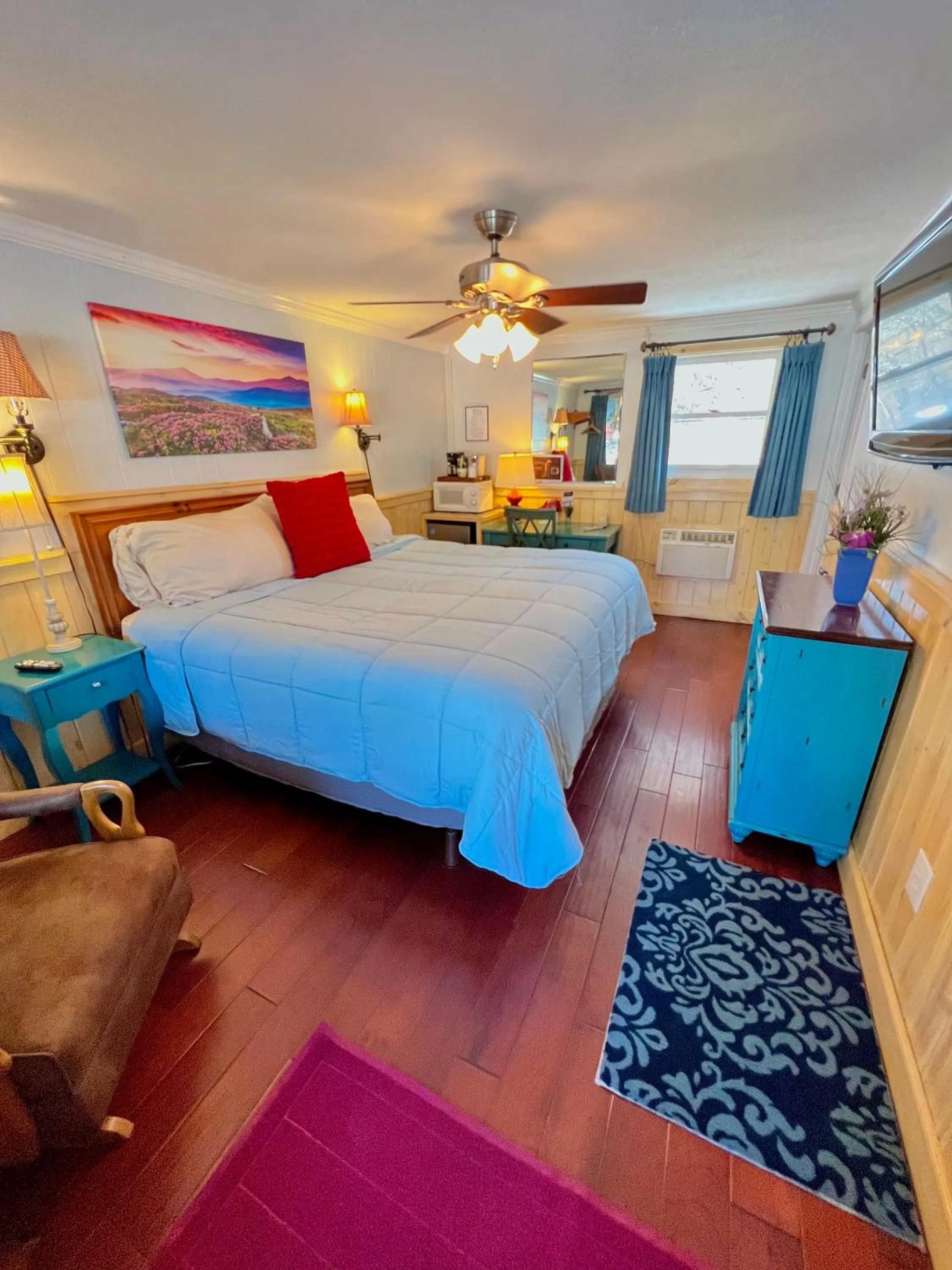 Bed in Homestead Inn - Blowing Rock