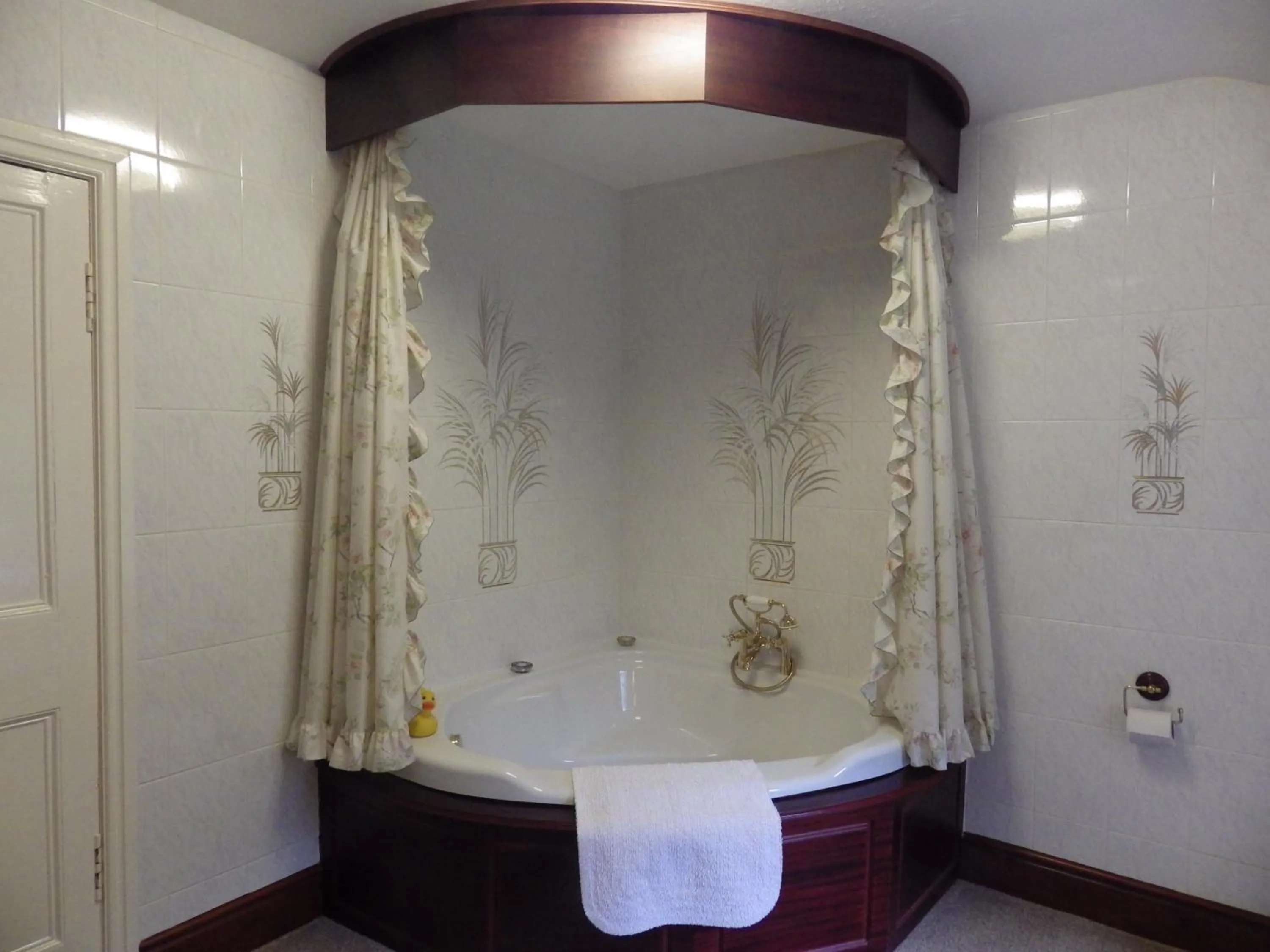 Bathroom in Sorbietrees B&B