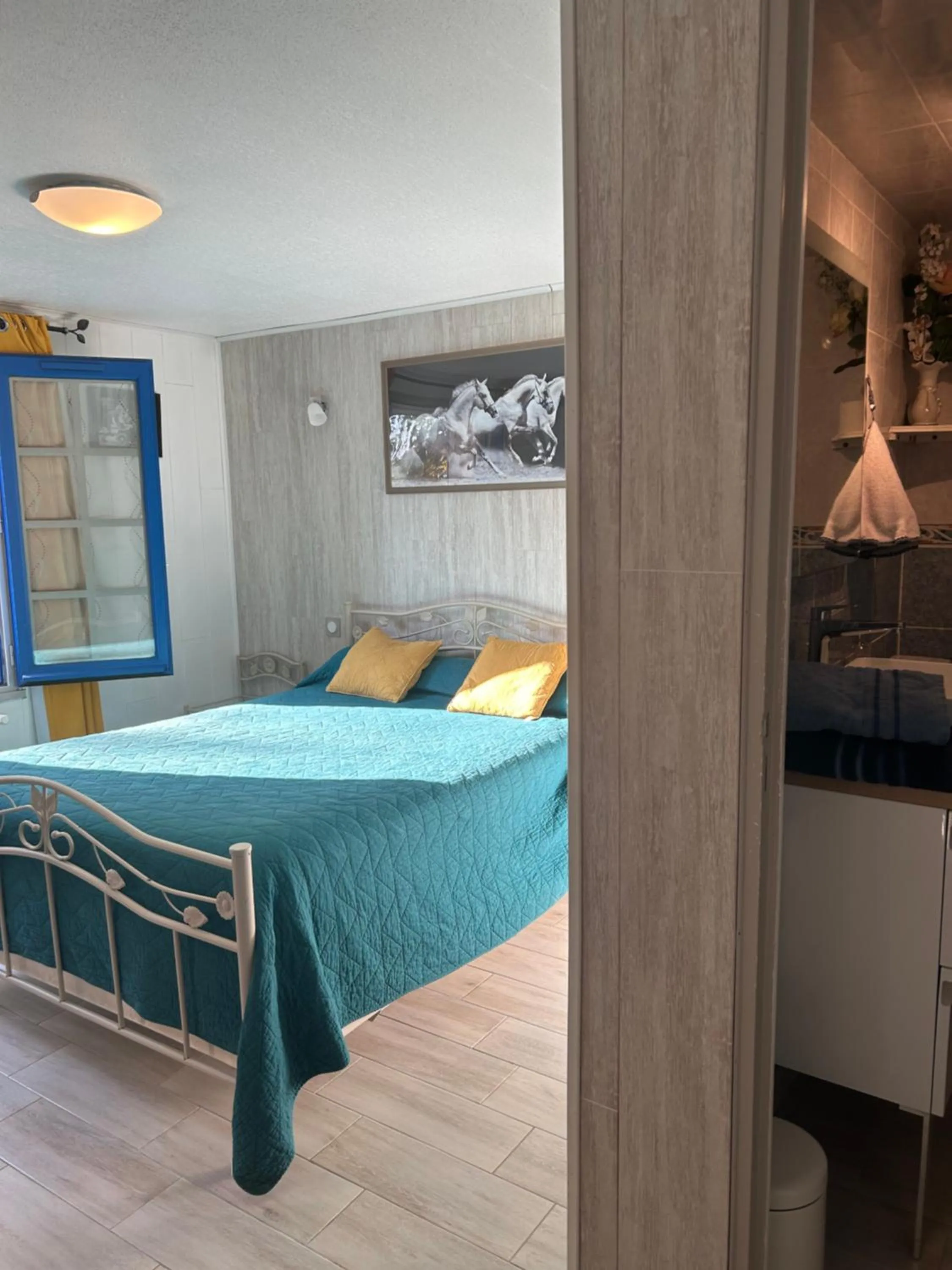 Bed in Chambres et table d'hôtes Floromel La Souterraine en rez de chaussee