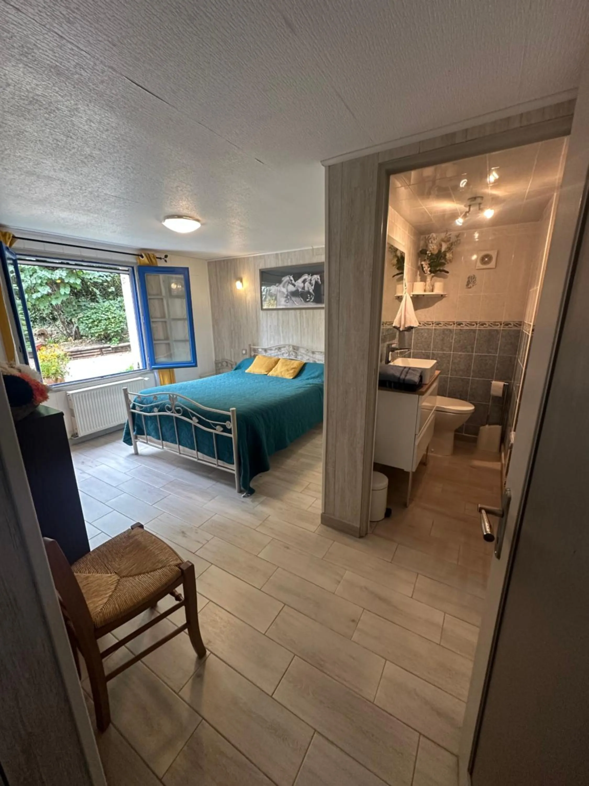 Bed in Chambres et table d'hôtes Floromel La Souterraine en rez de chaussee