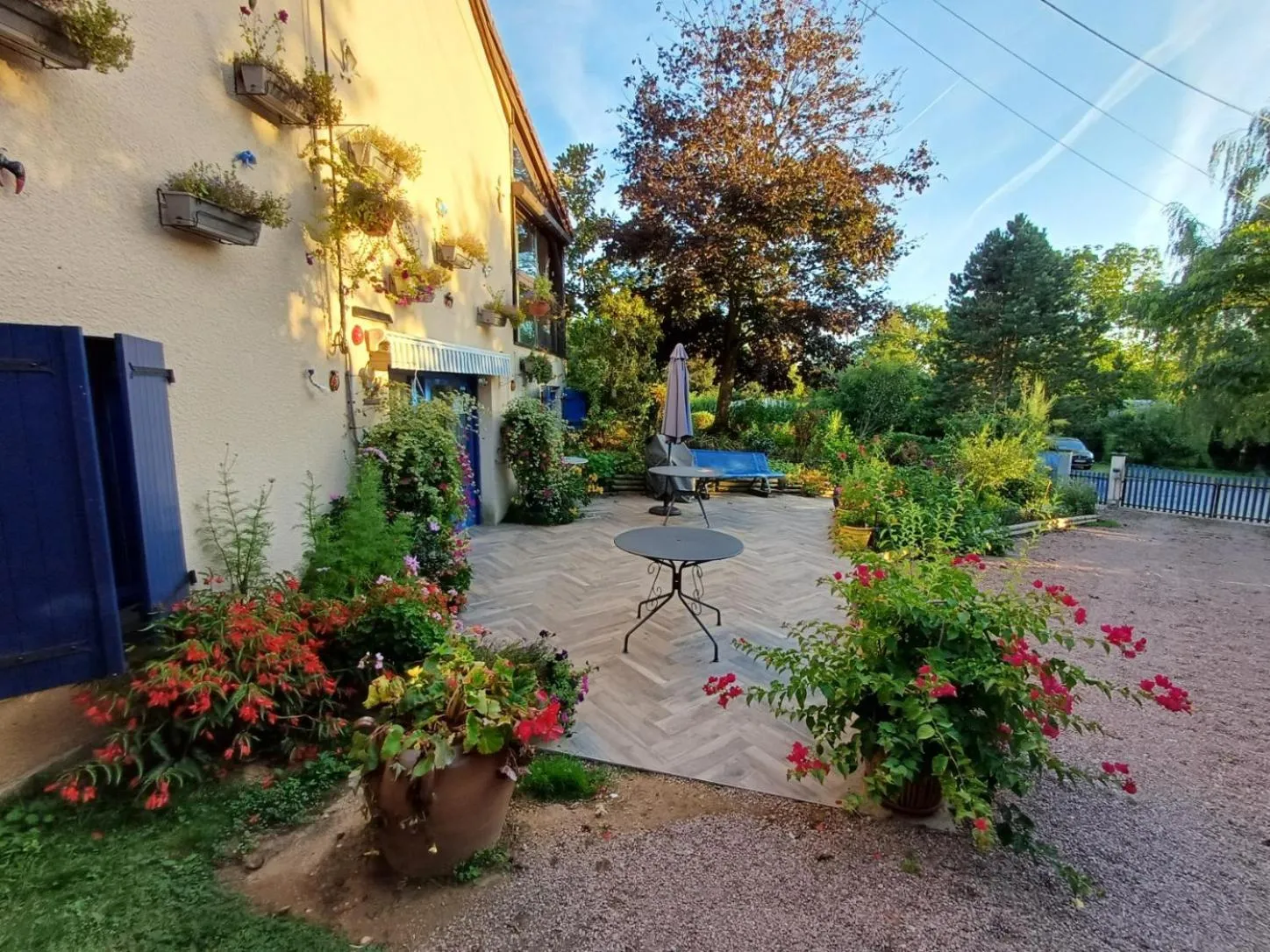 Garden in Chambres et table d'hôtes Floromel La Souterraine en rez de chaussee