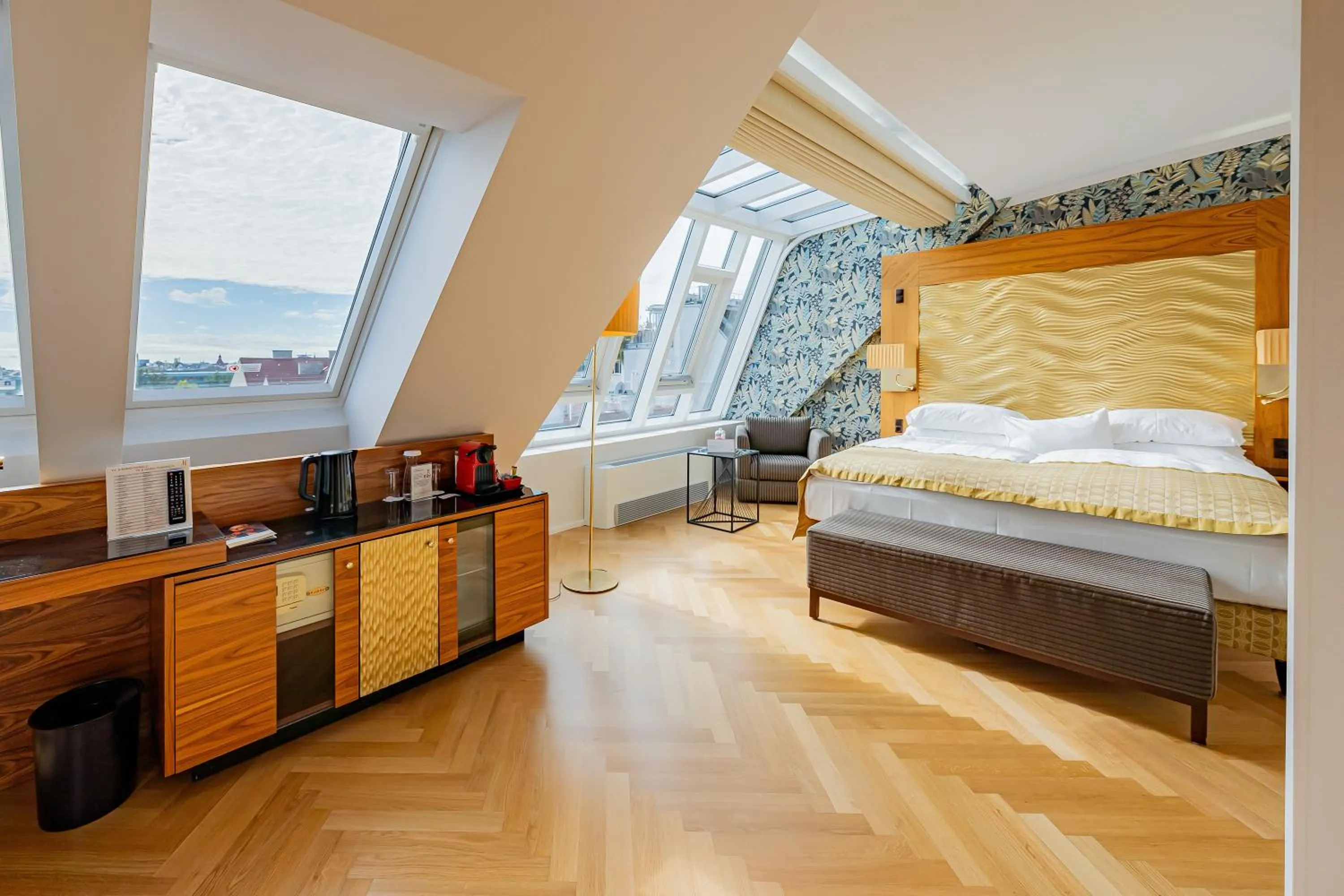 View (from property/room), Bed in Hotel Josefshof am Rathaus