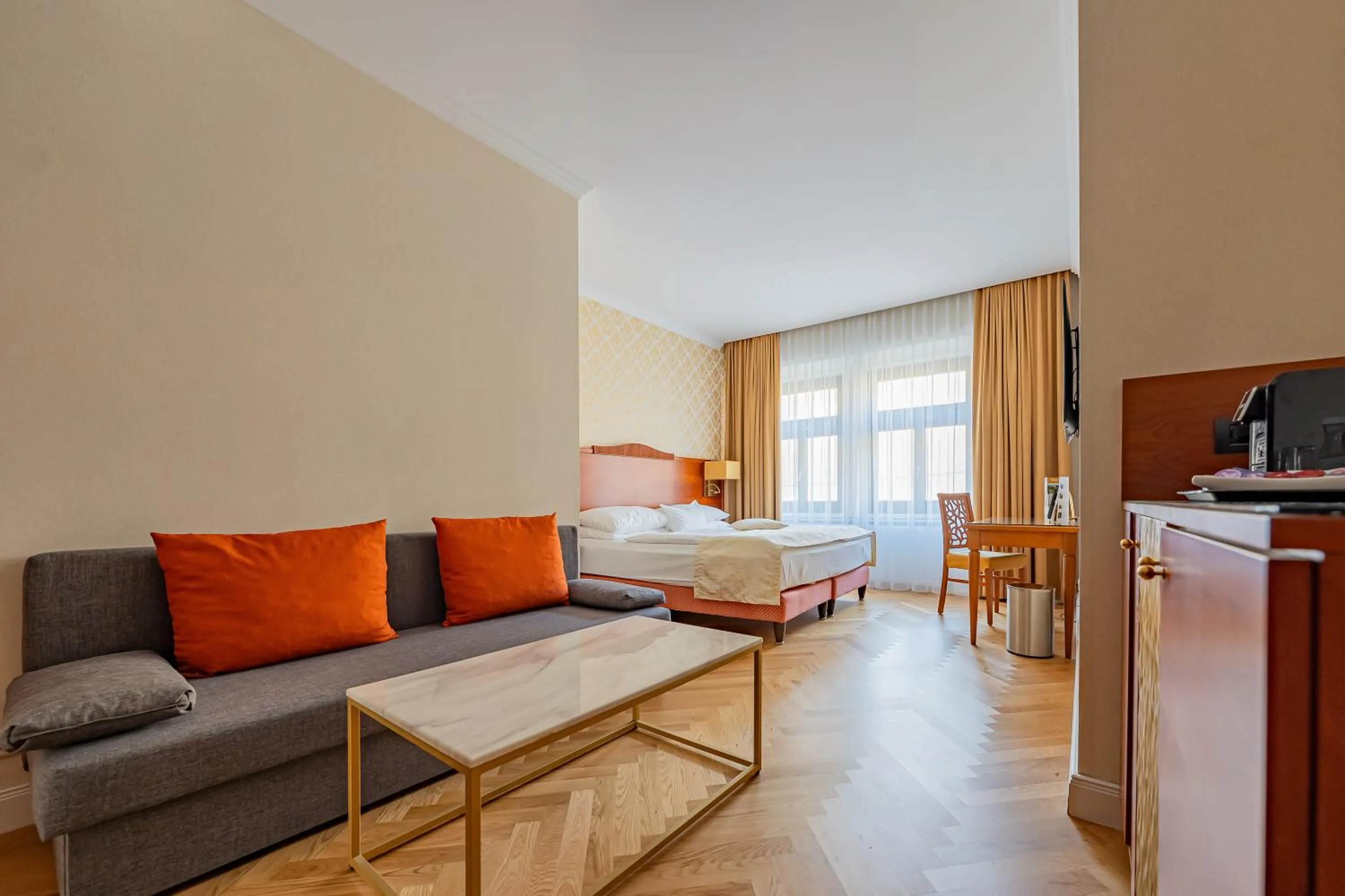 Photo of the whole room, Bed in Hotel Josefshof am Rathaus