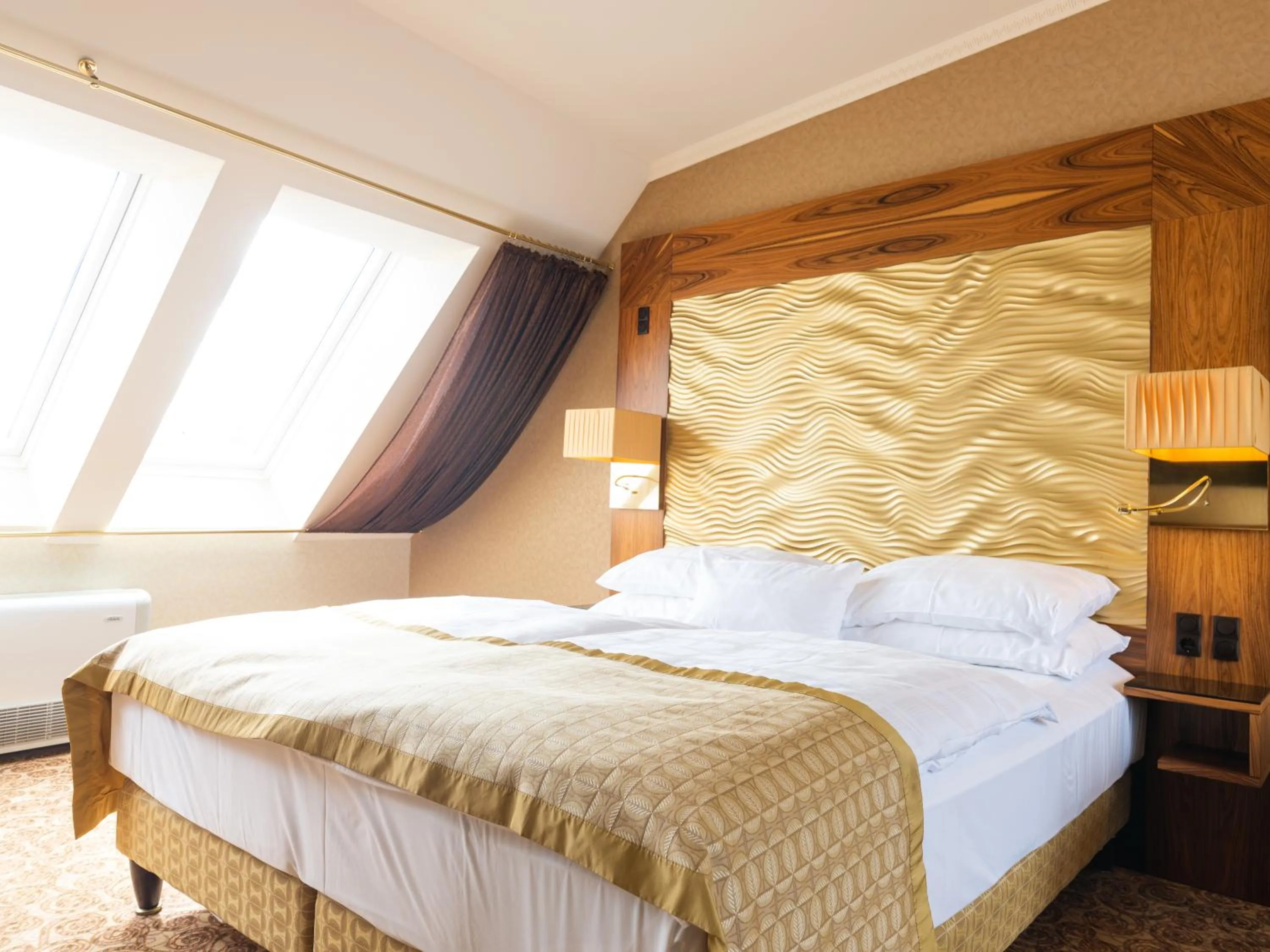 Bed in Hotel Josefshof am Rathaus