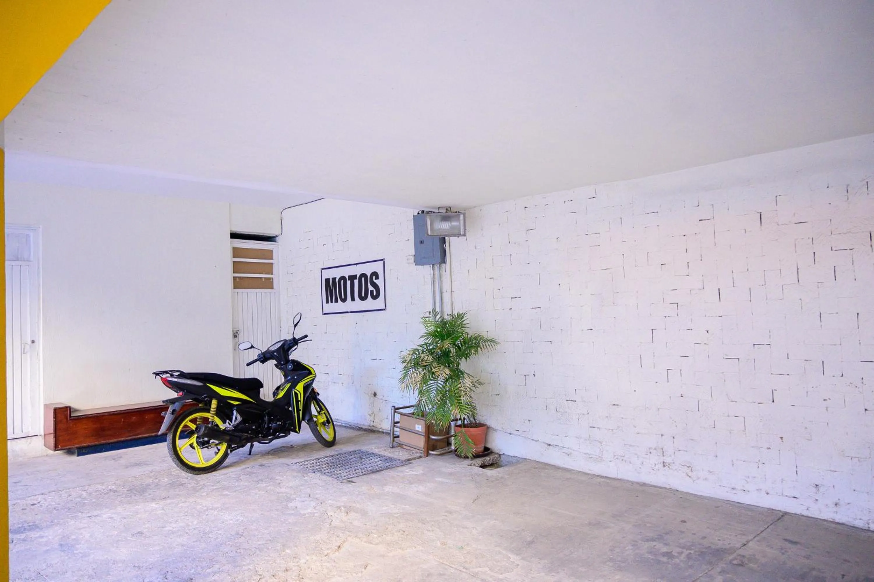 Parking in Hotel Acuario En Ocotlán