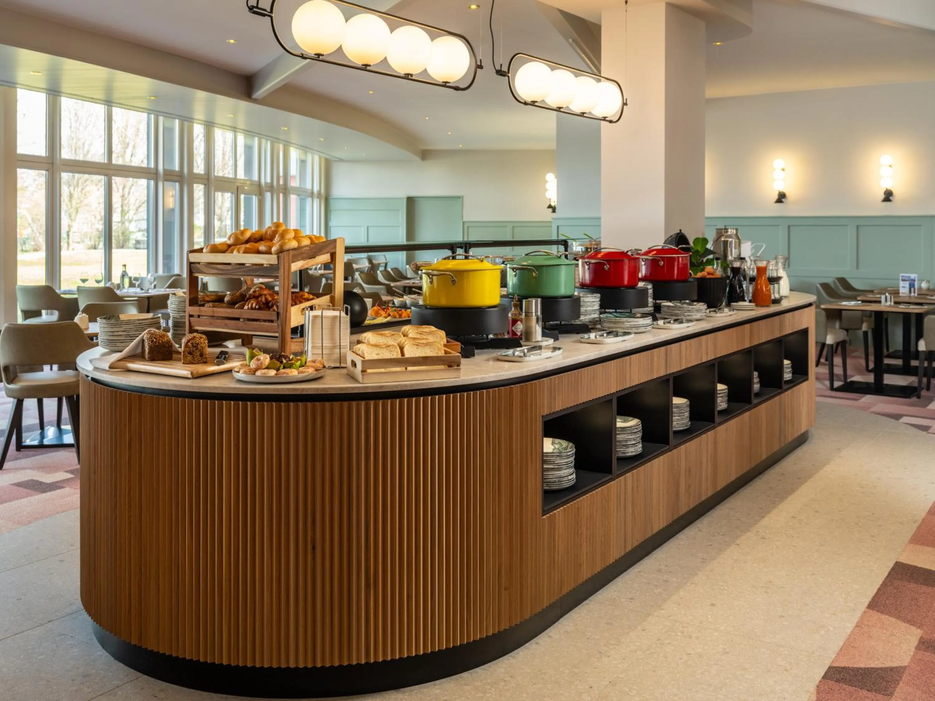 Restaurant/places to eat in Mercure Salzburg City