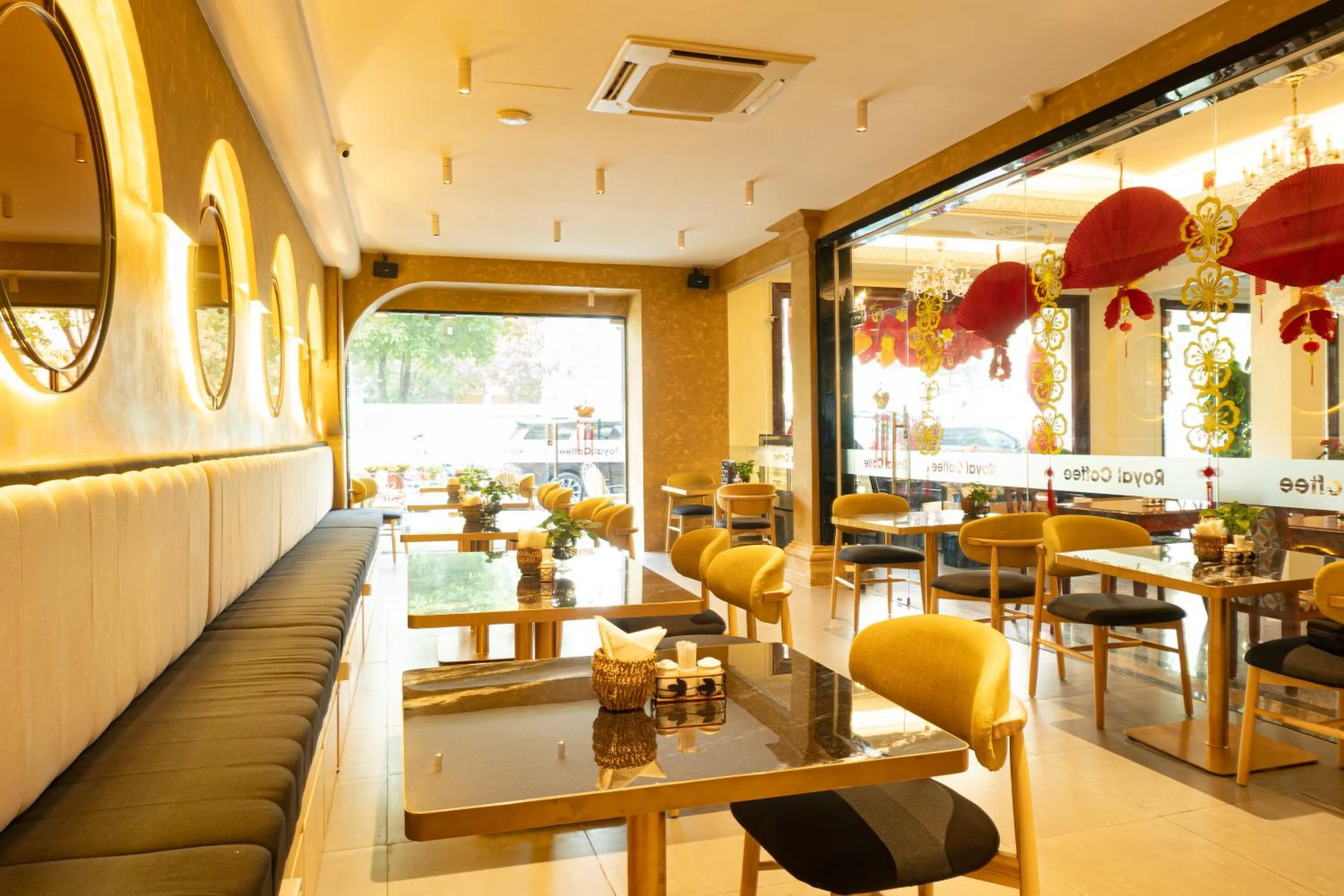 Coffee/tea facilities in Royal Hotel Saigon