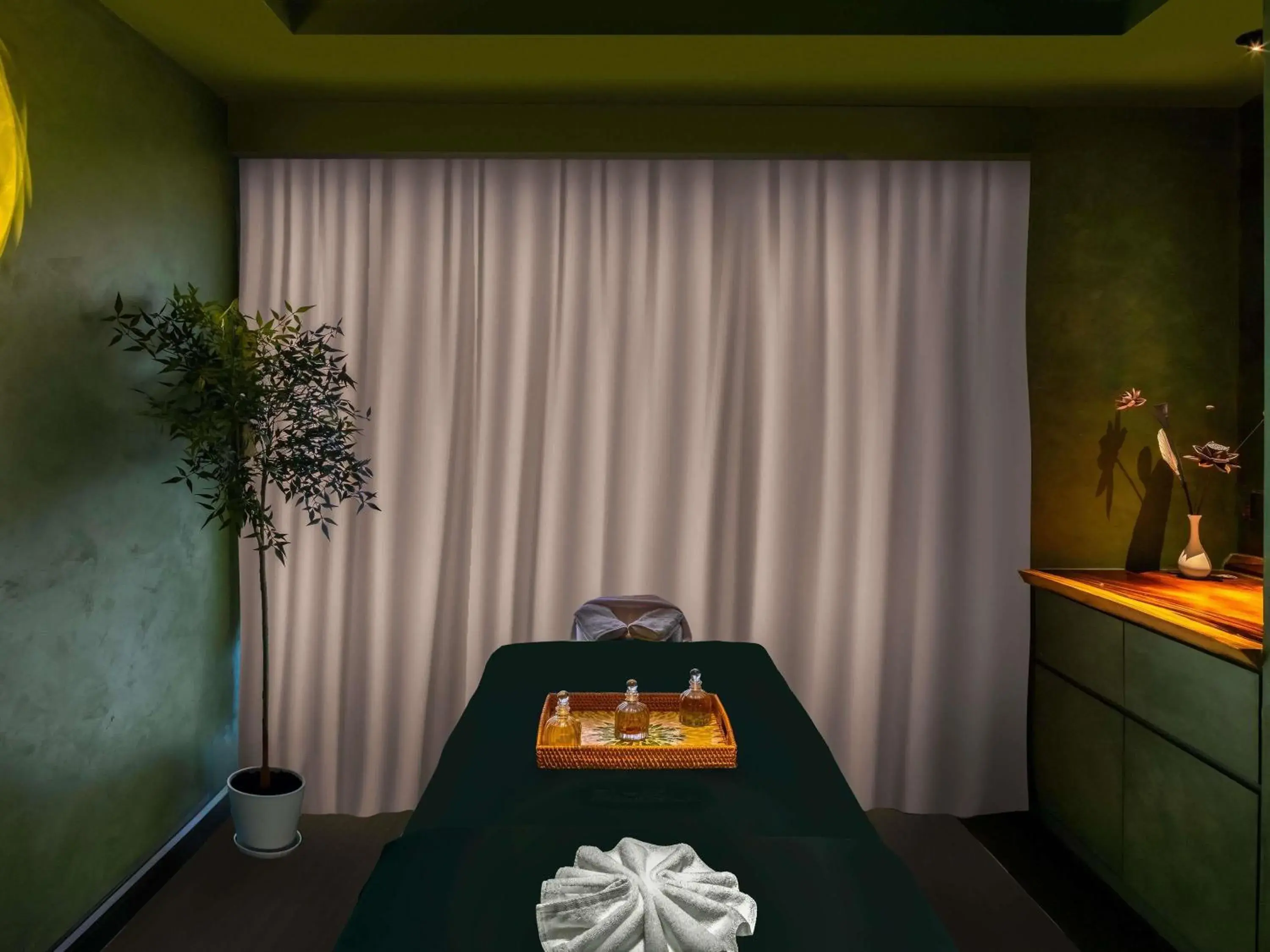 Spa and wellness centre/facilities in Sofitel Saigon Plaza Spa and wellness centre/facilities in Sofitel Saigon Plaza