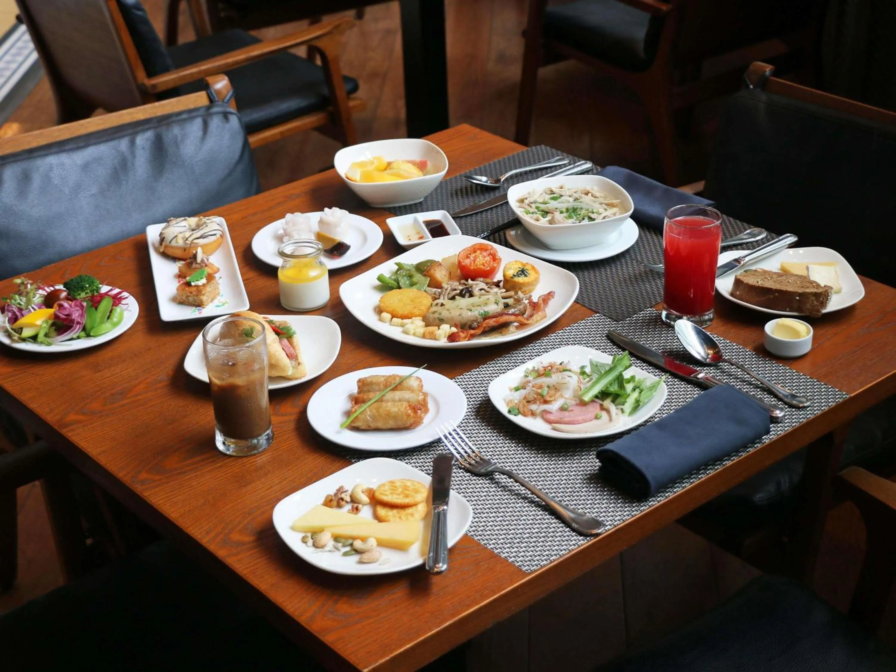 Breakfast in Sofitel Saigon Plaza