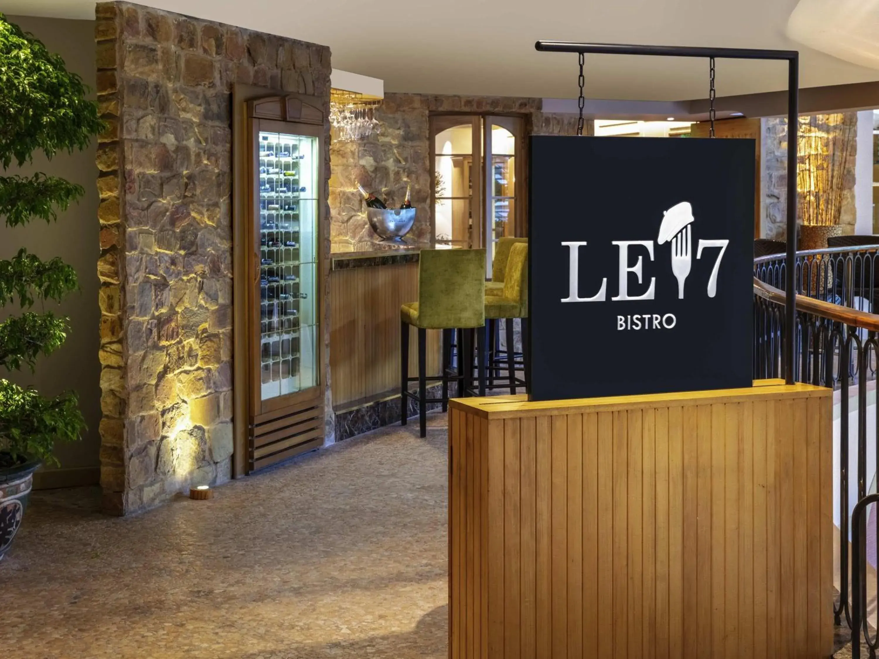 Restaurant/places to eat in Sofitel Saigon Plaza Restaurant/places to eat in Sofitel Saigon Plaza