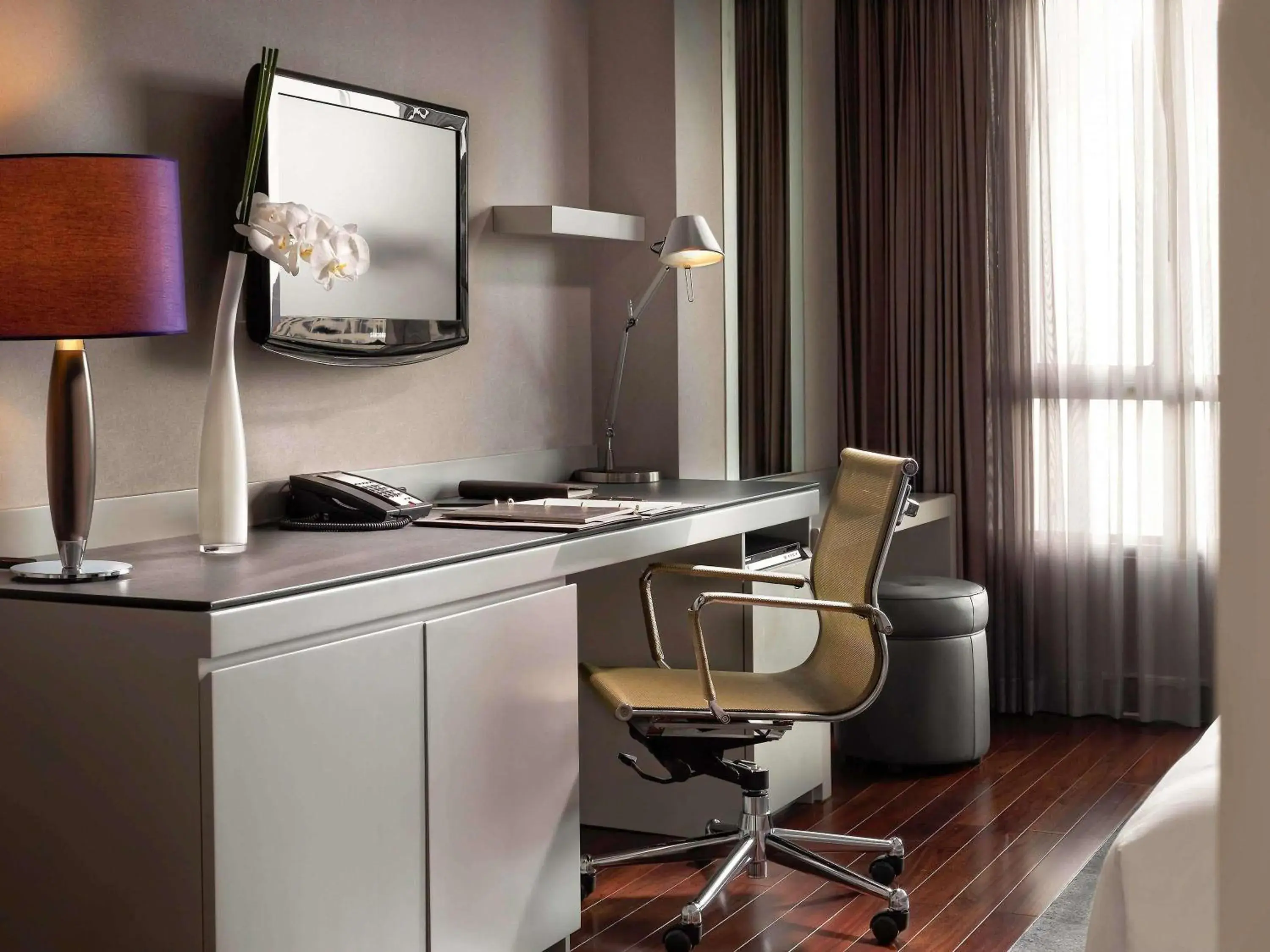 Superior Twin Room with Club Access in Sofitel Saigon Plaza Superior Twin Room with Club Access in Sofitel Saigon Plaza