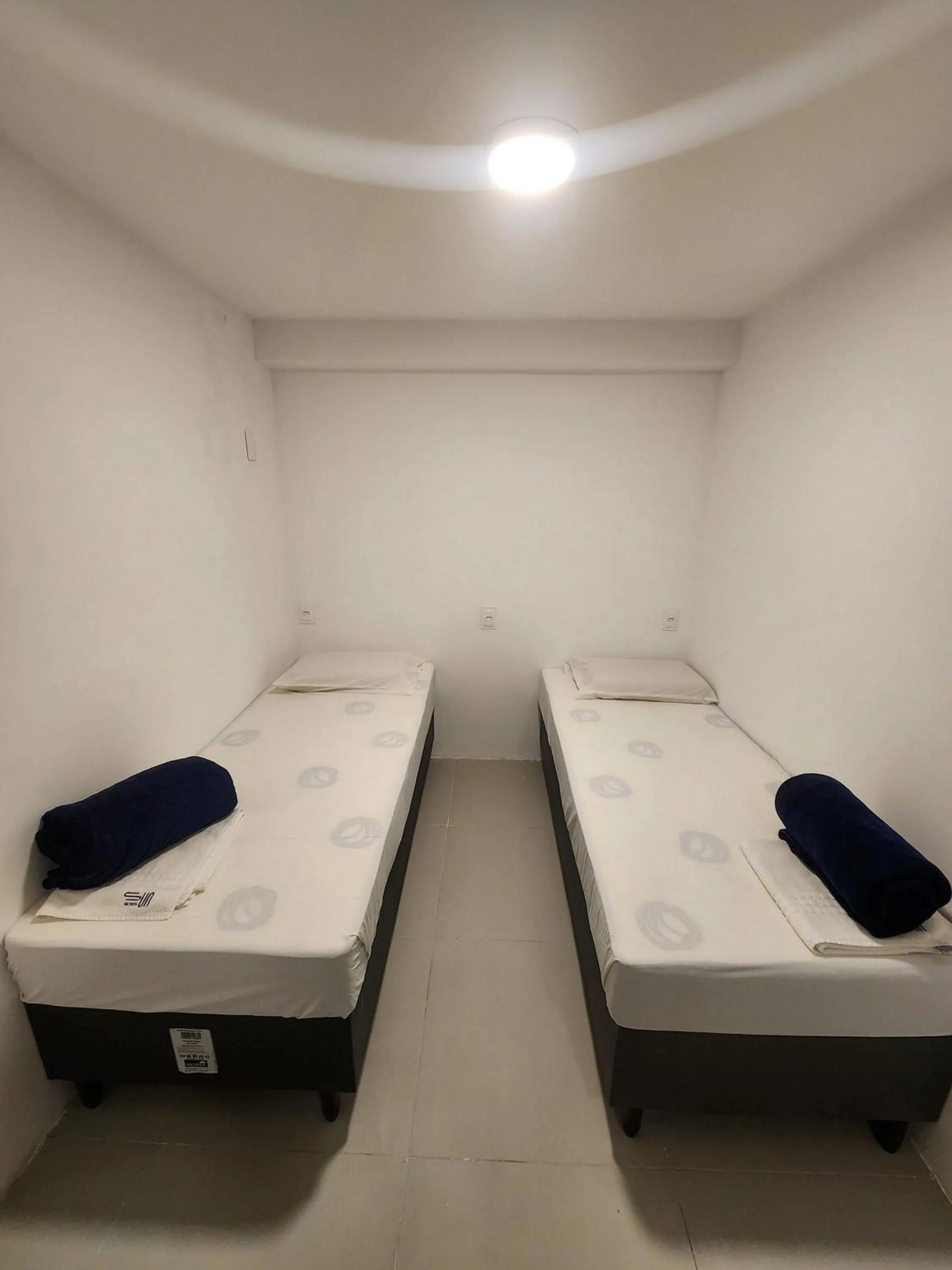 Bedroom, Bed in Sun Smart Hotel