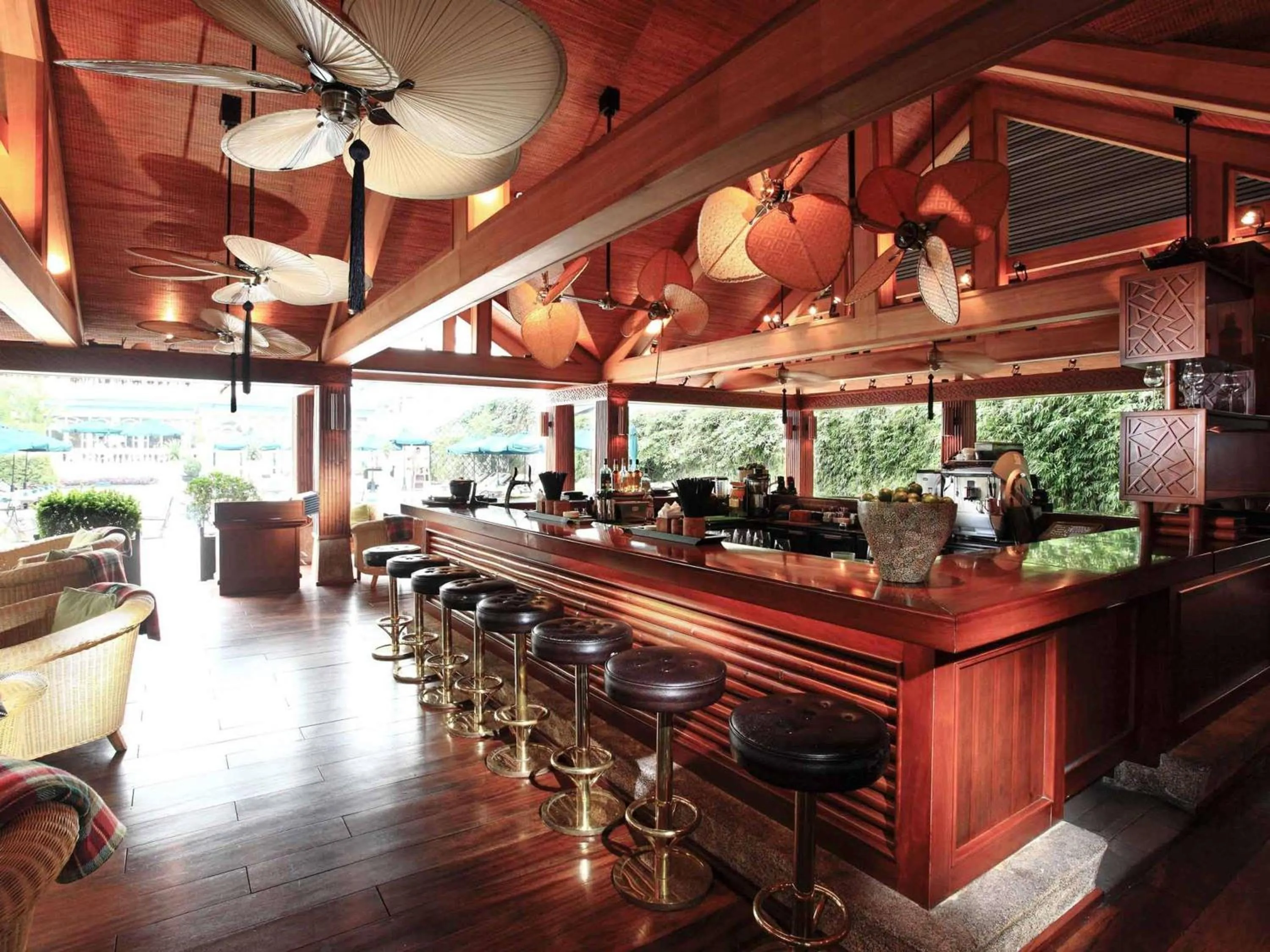 Lounge or bar in Sofitel Legend Metropole Hanoi