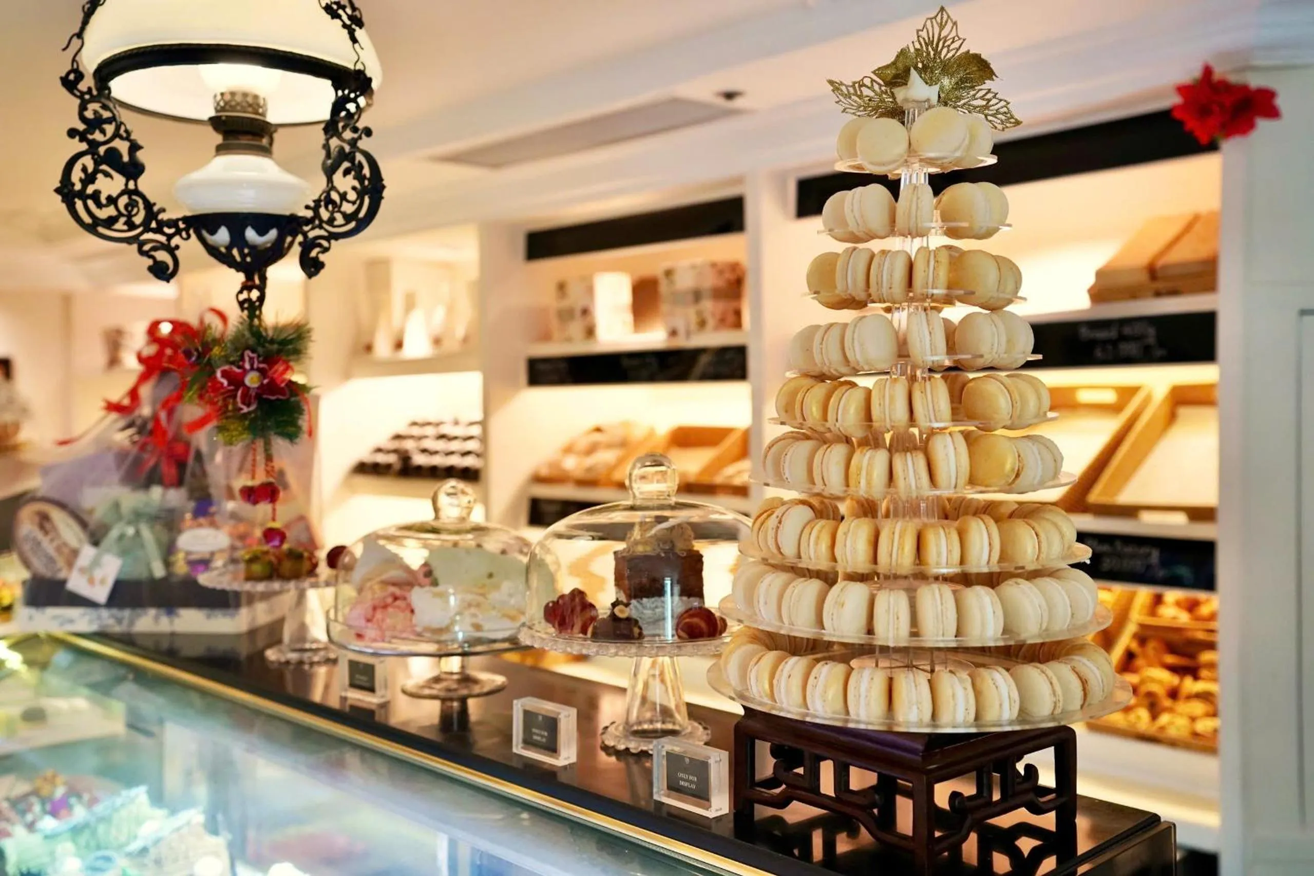 Shopping Area in Sofitel Legend Metropole Hanoi