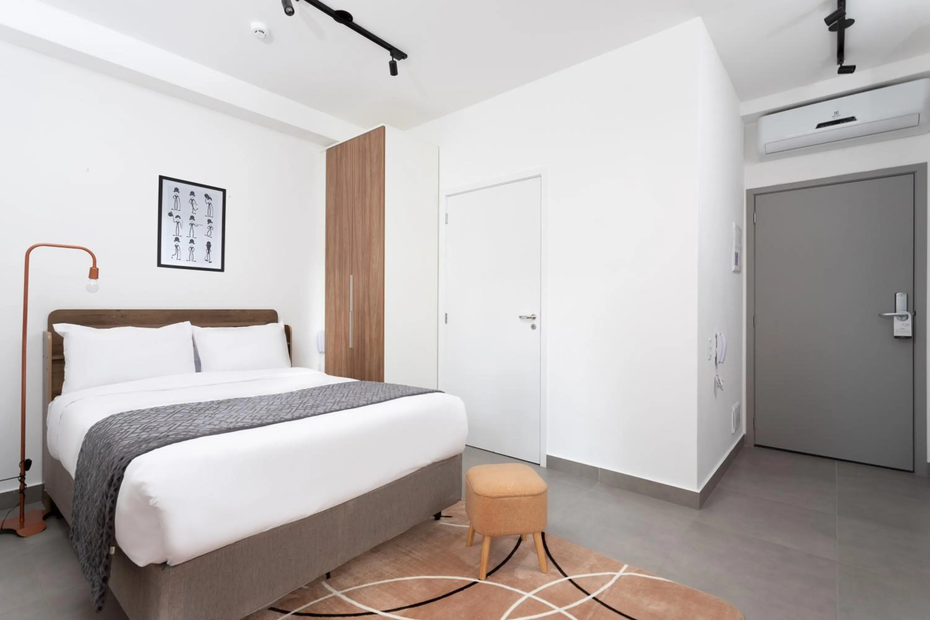 Bed in Charlie Oscar Freire