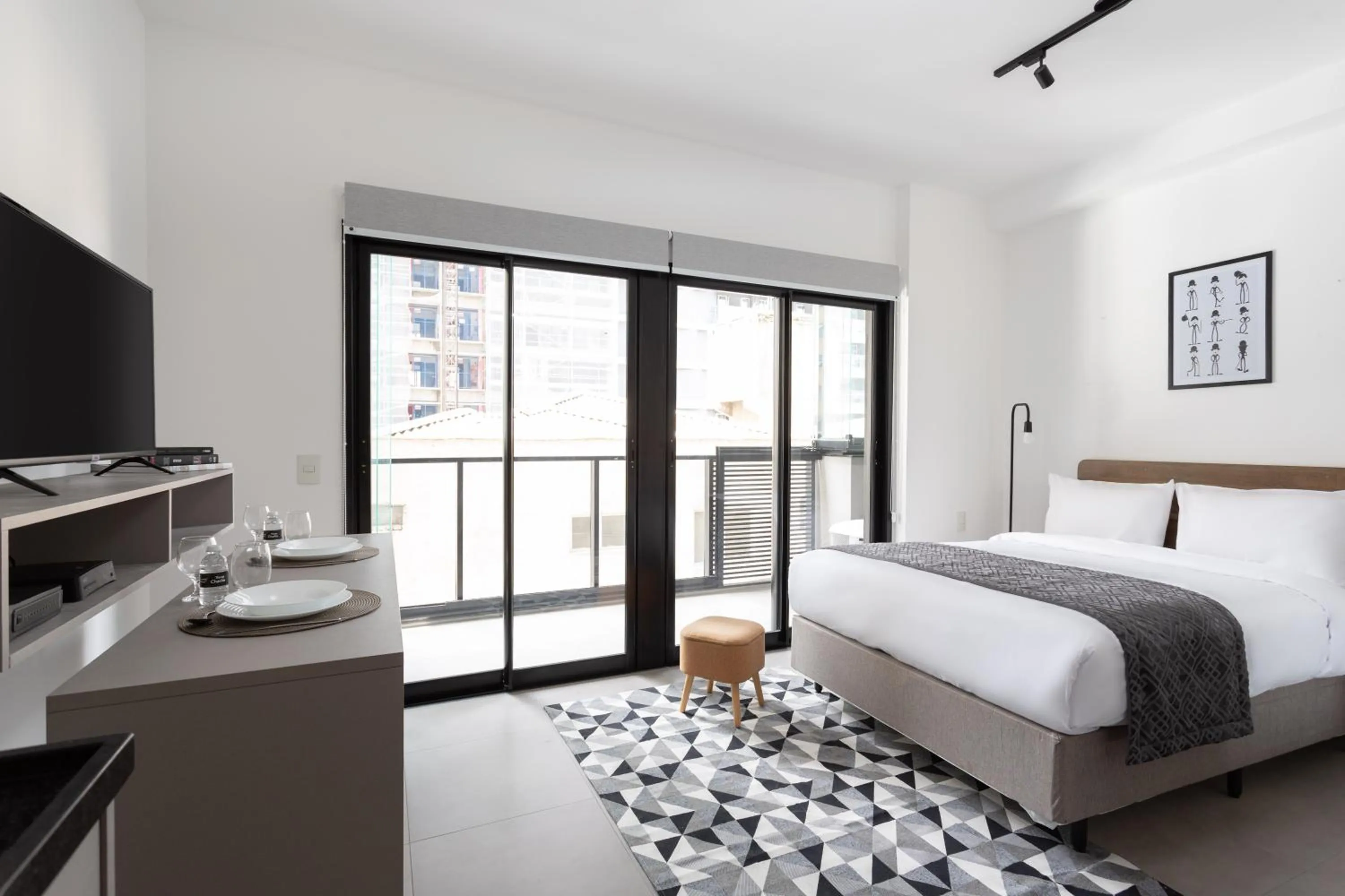 Bed in Charlie Oscar Freire