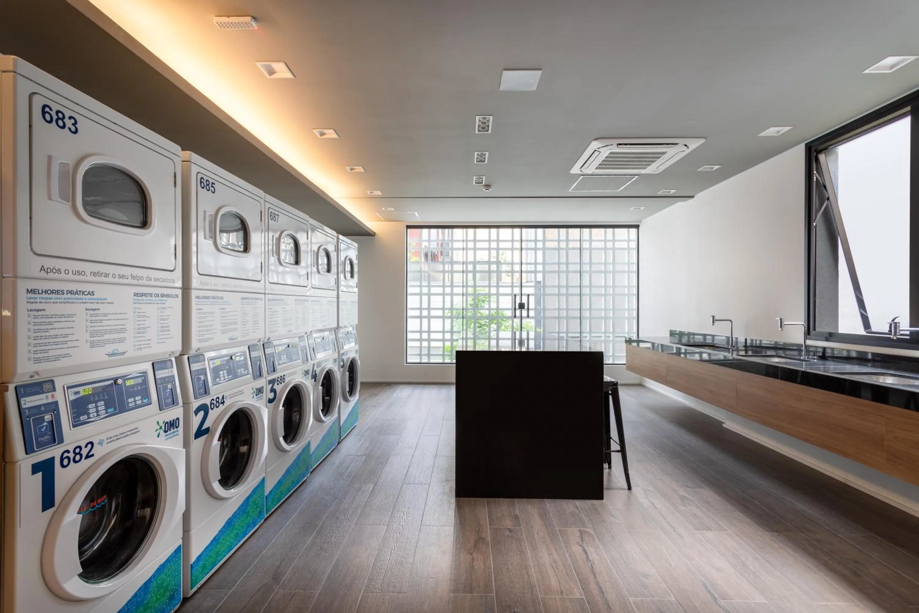 Day in Charlie Oscar Freire