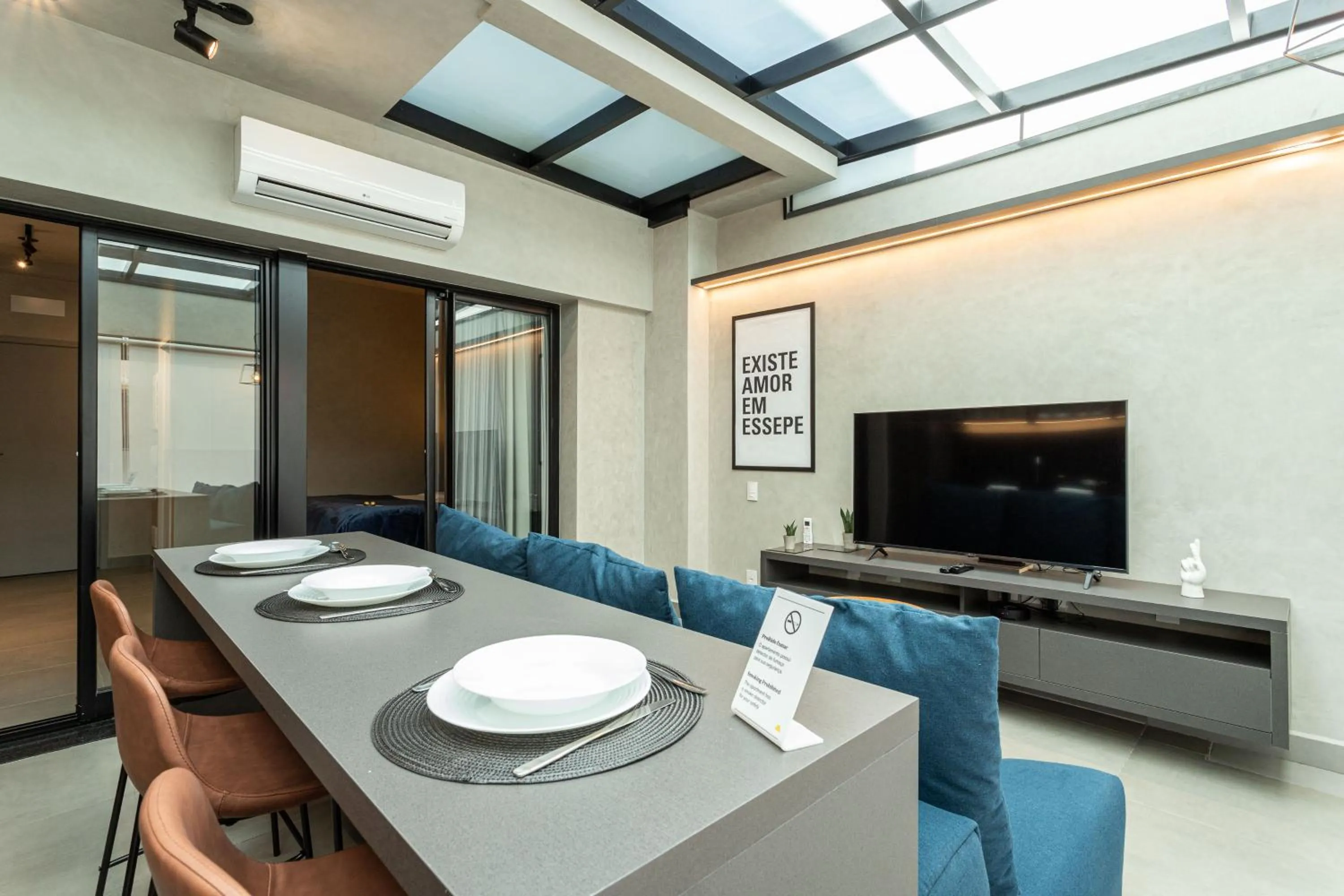 TV and multimedia in Charlie Oscar Freire