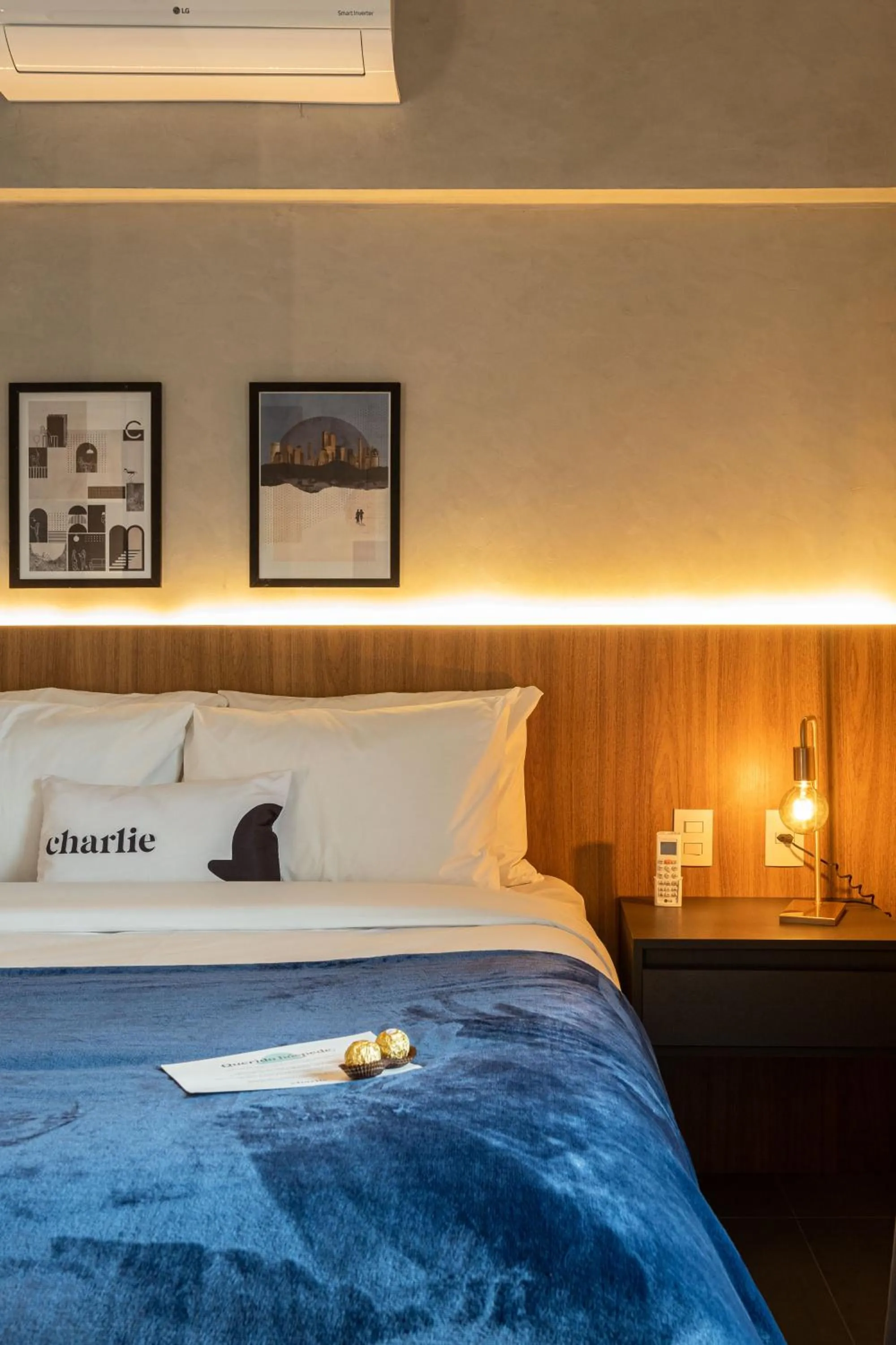 Bed in Charlie Oscar Freire