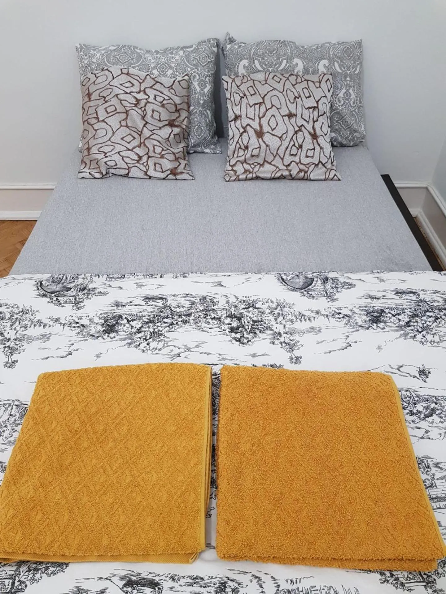 Bed in Rainbow Guest House