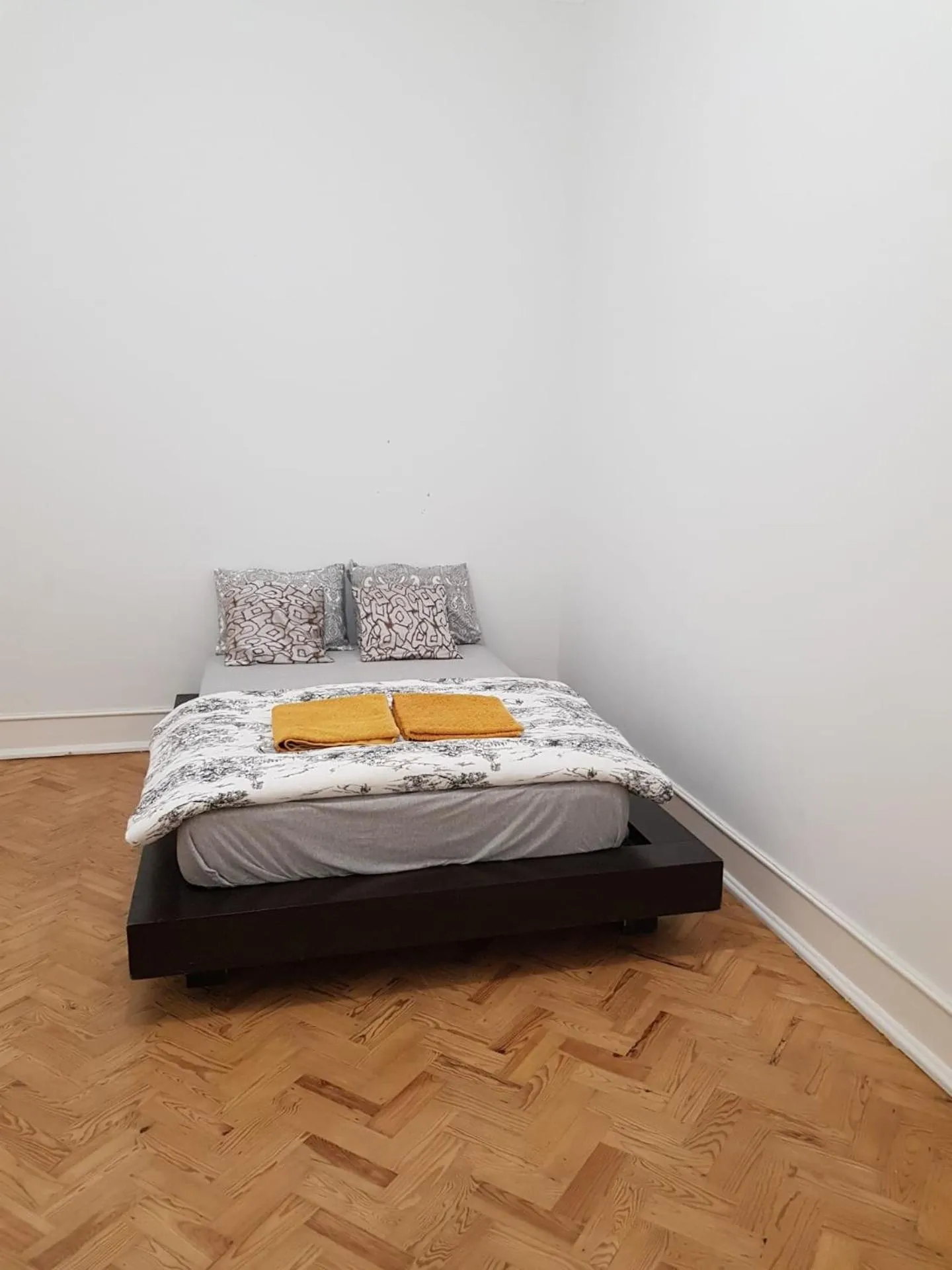 Bed in Rainbow Guest House