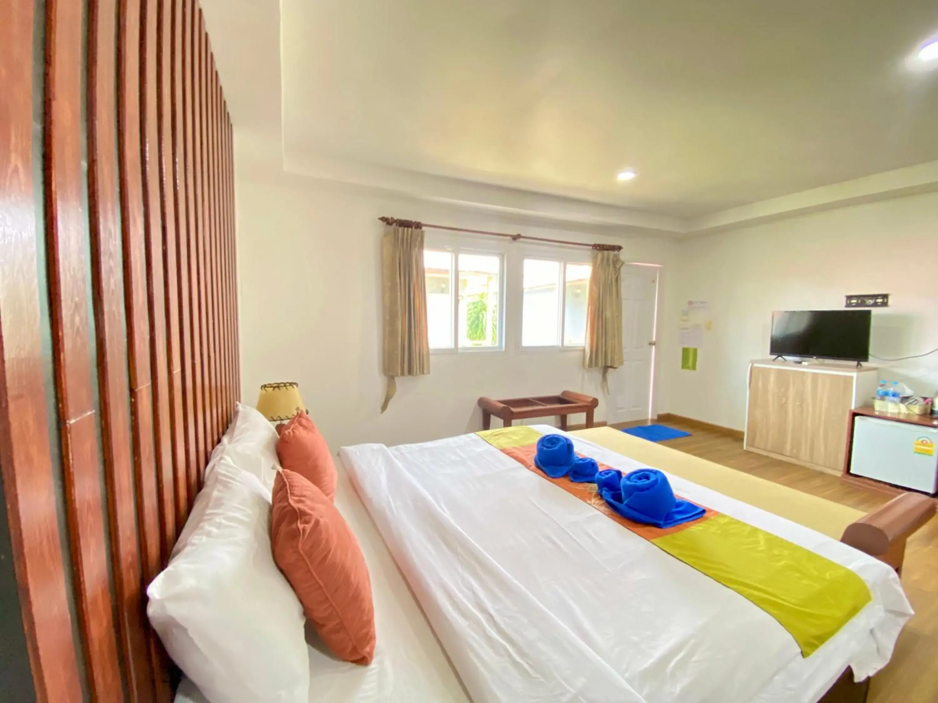 Bed in Phi Phi Ba Kao Bay Resort Bed in Phi Phi Ba Kao Bay Resort