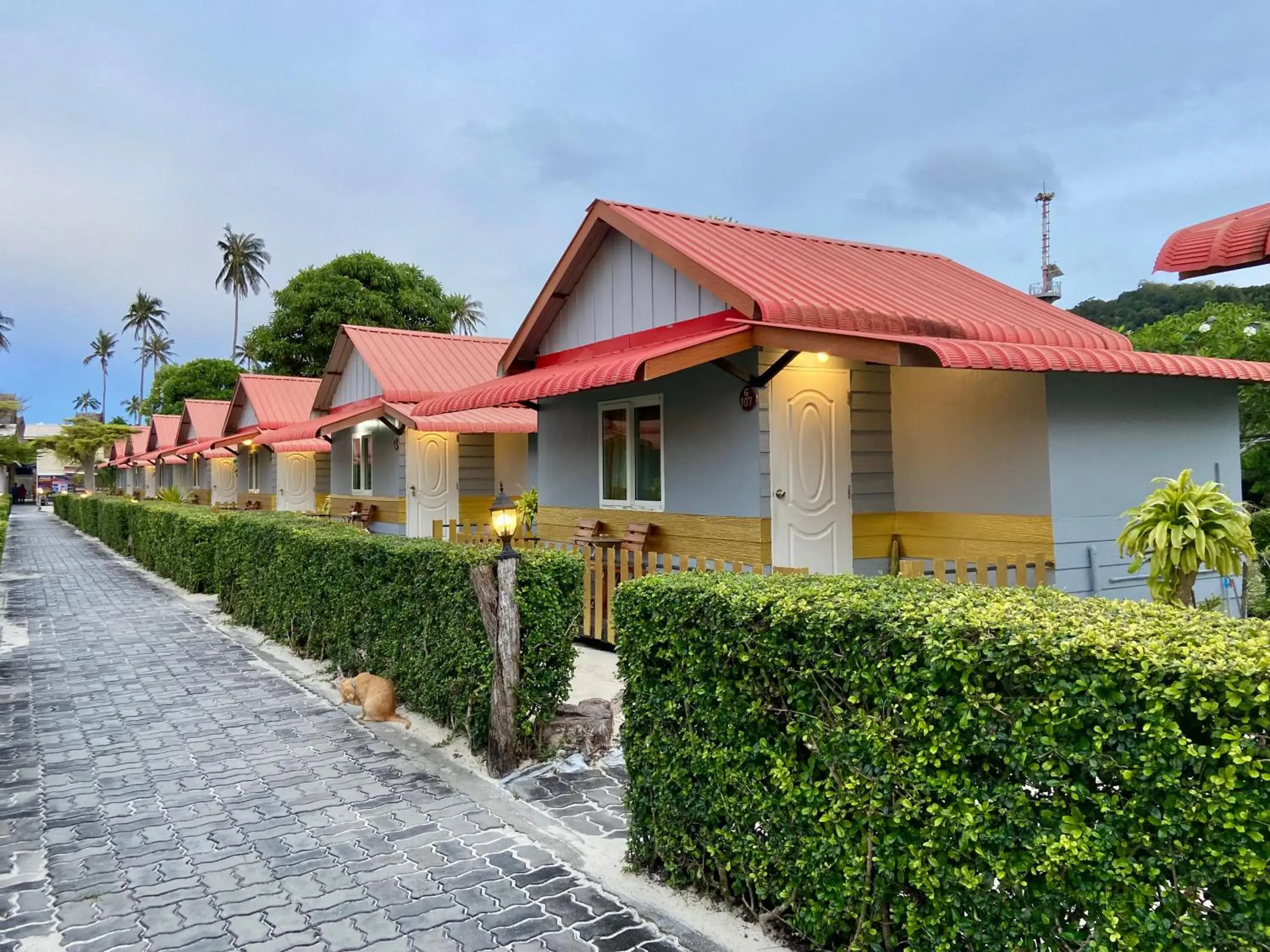 Property building in Phi Phi Ba Kao Bay Resort Property building in Phi Phi Ba Kao Bay Resort