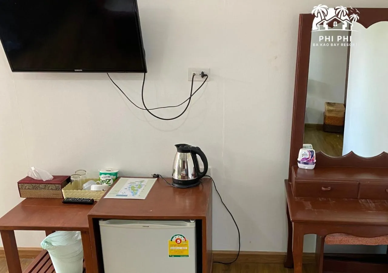 TV and multimedia in Phi Phi Ba Kao Bay Resort