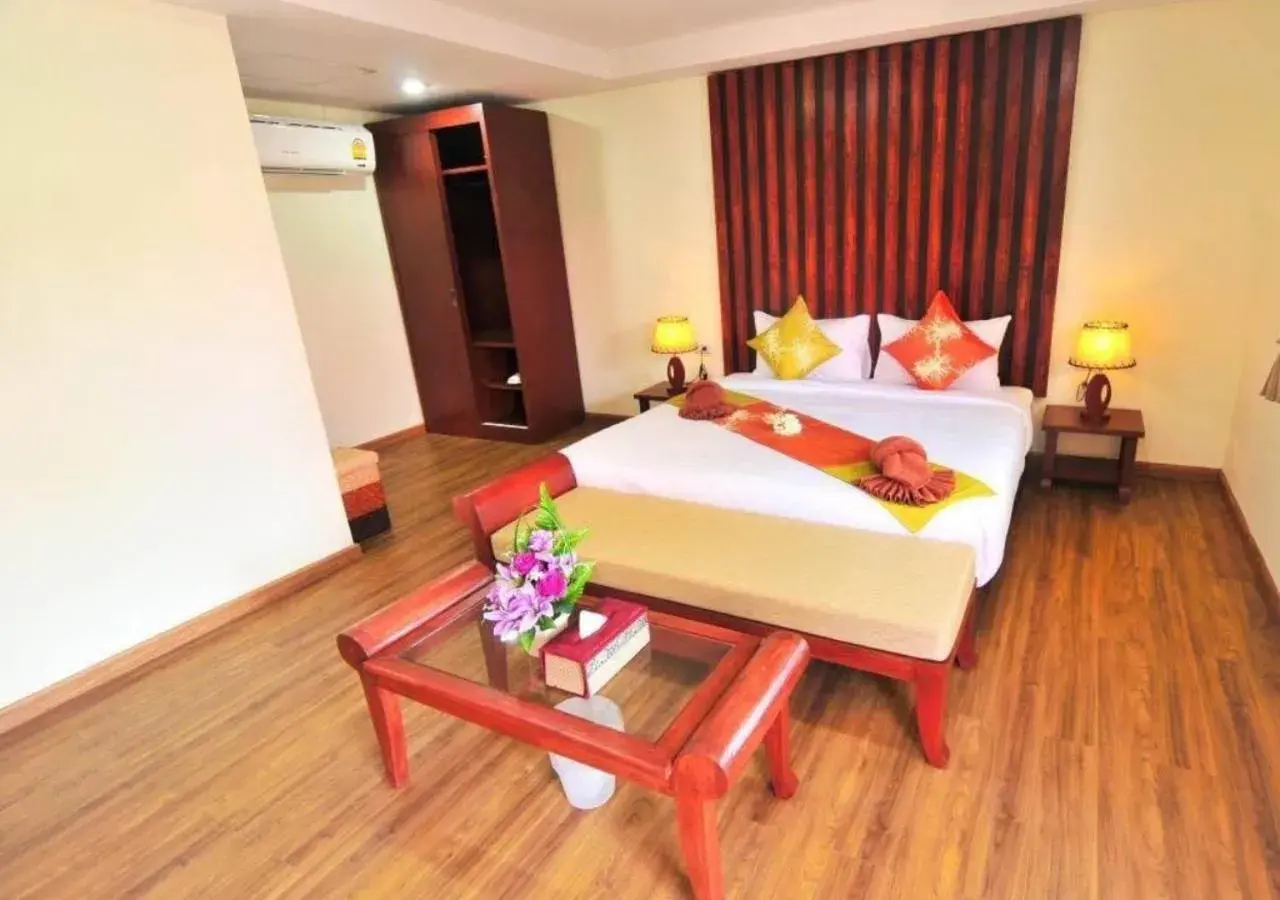 Bedroom, Bed in Phi Phi Ba Kao Bay Resort Bedroom, Bed in Phi Phi Ba Kao Bay Resort