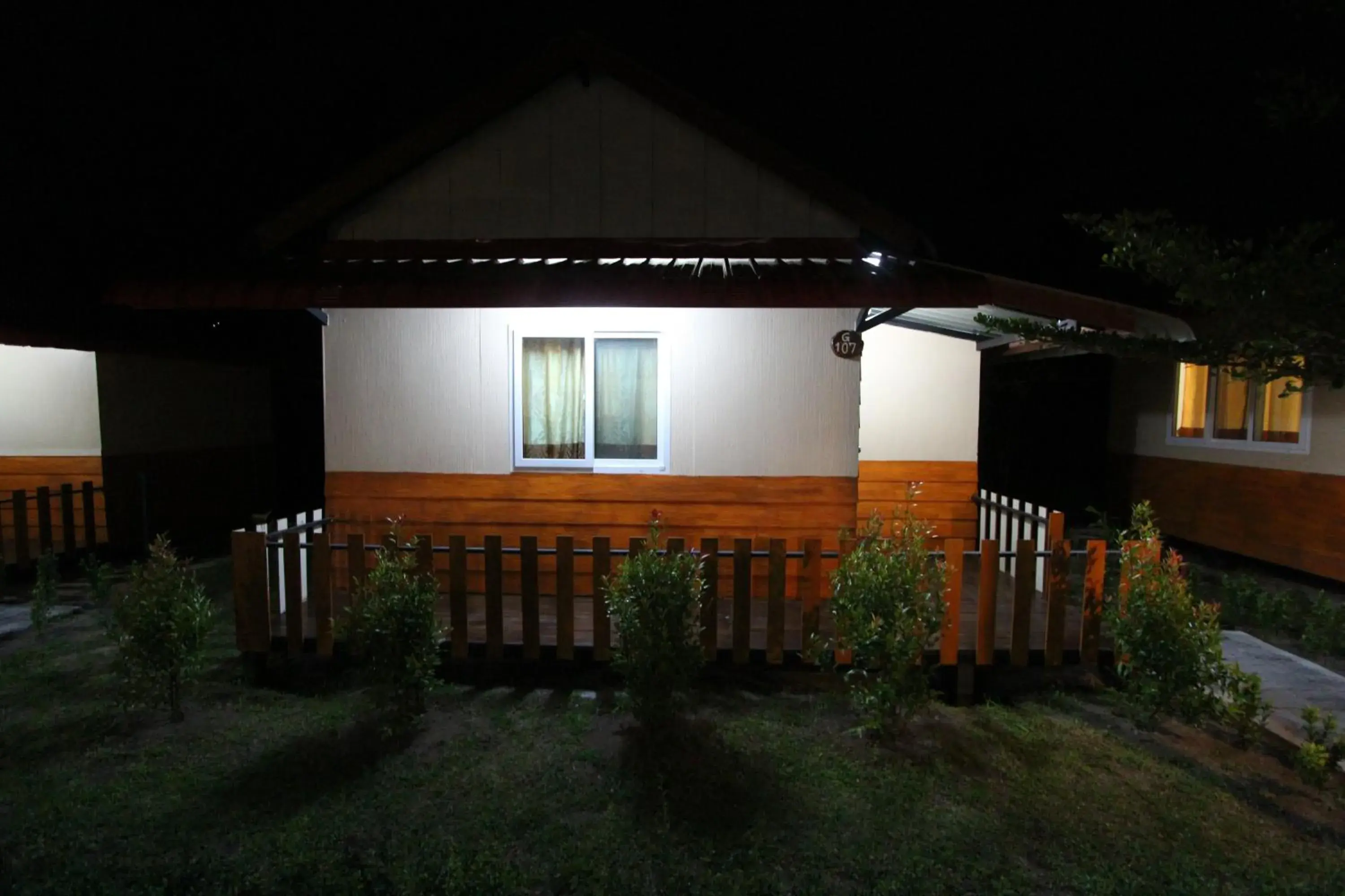 Property building in Phi Phi Ba Kao Bay Resort Property building in Phi Phi Ba Kao Bay Resort