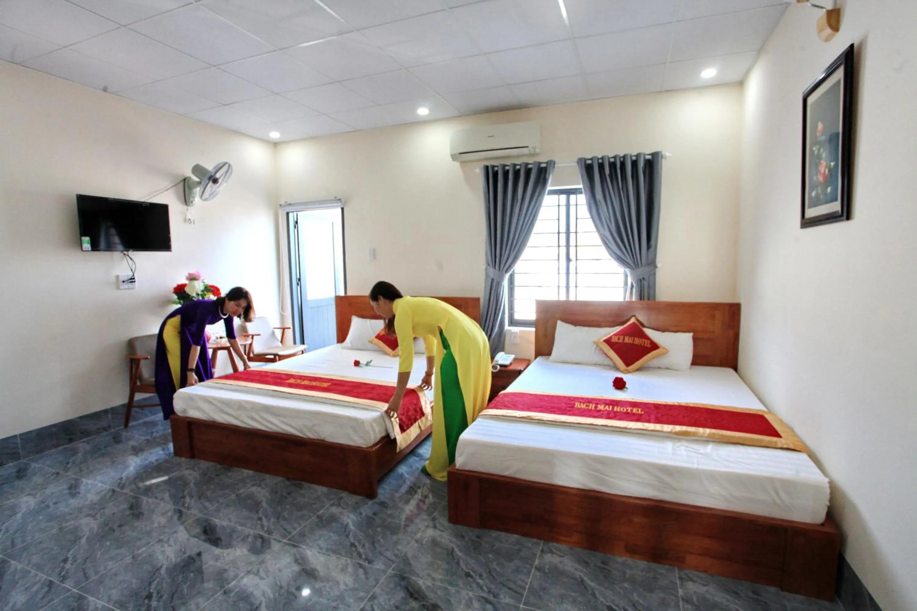 People, Bed in Khách sạn Bạch Mai Vũng Tàu - Bach Mai Vung Tau hotel
