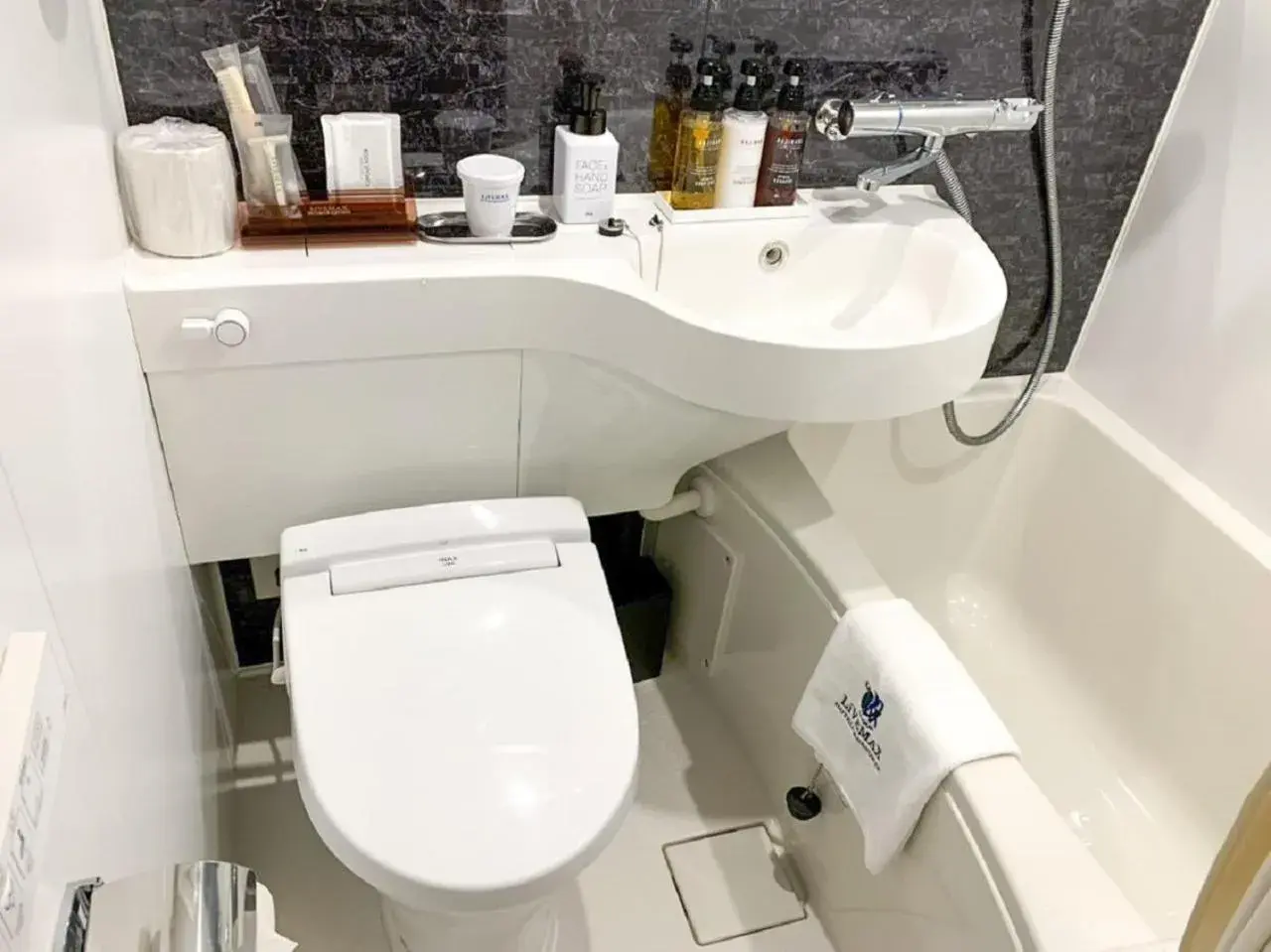 Photo of the whole room in HOTEL LiVEMAX Kyoto Nijojonishi Photo of the whole room in HOTEL LiVEMAX Kyoto Nijojonishi