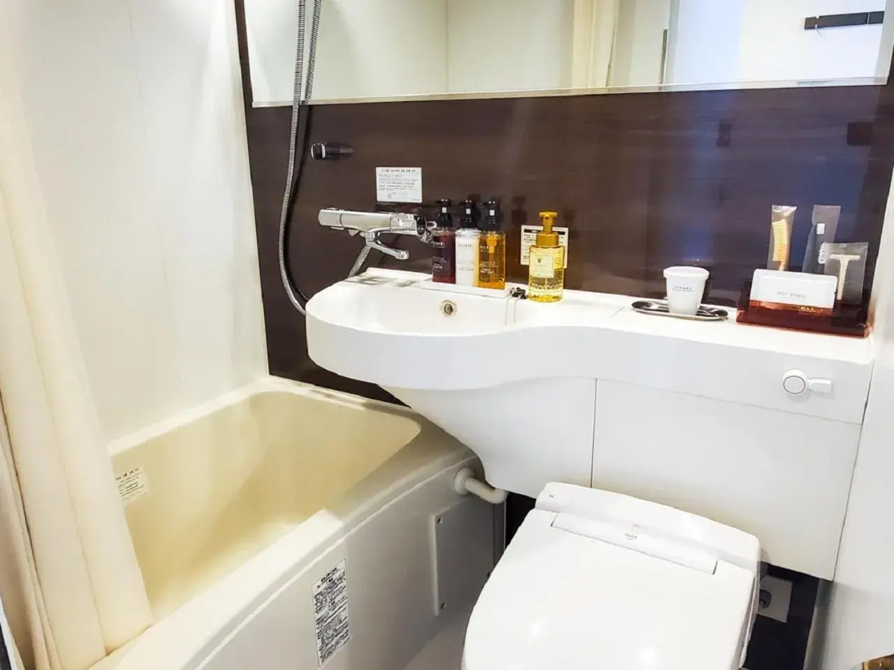 Twin Room - single occupancy - Non-Smoking in HOTEL LiVEMAX Yokohama Stadium Mae Twin Room - single occupancy - Non-Smoking in HOTEL LiVEMAX Yokohama Stadium Mae