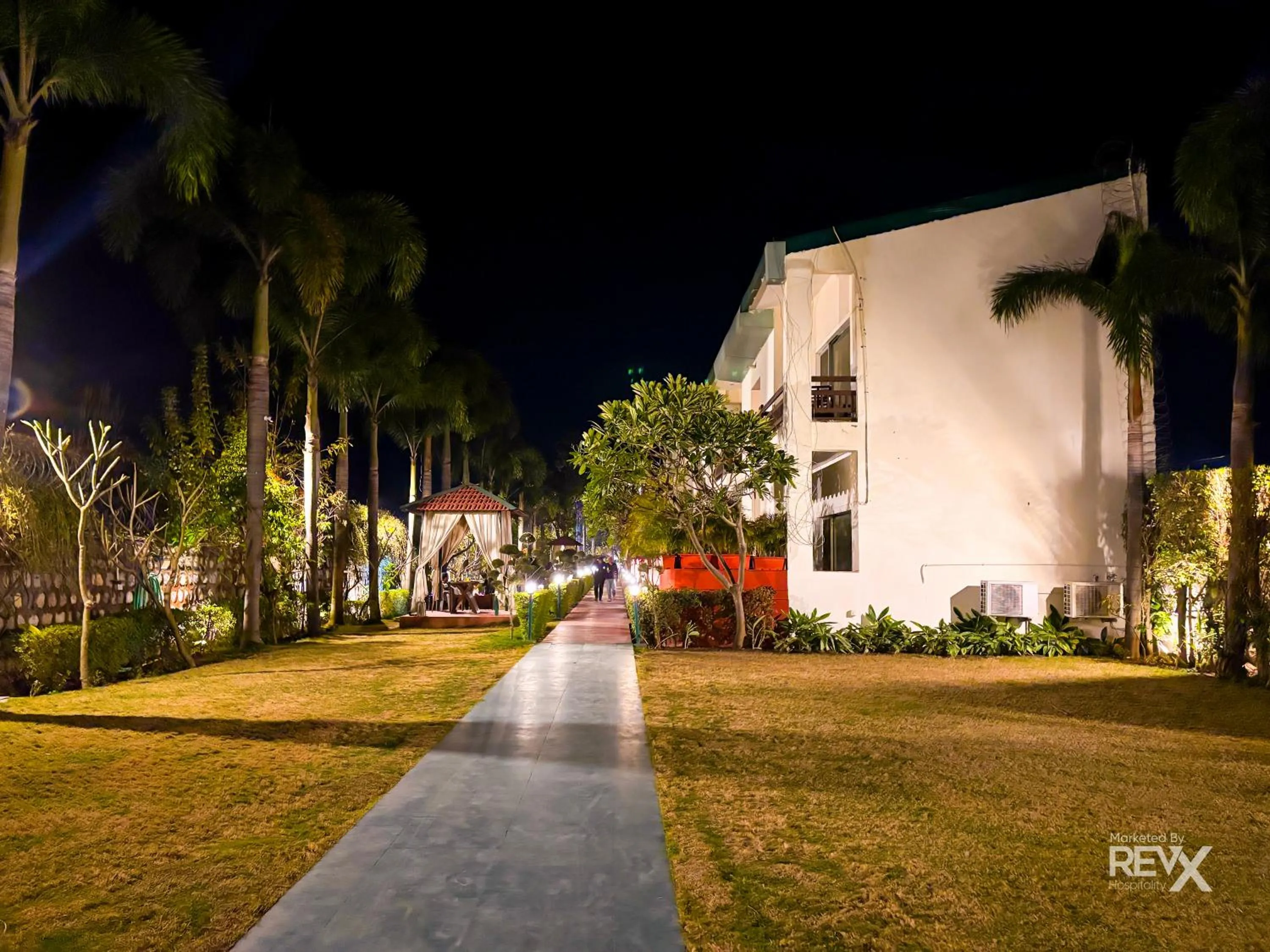 Garden in The Neeraj River Forest Resort Ayurvedic Wellness Center