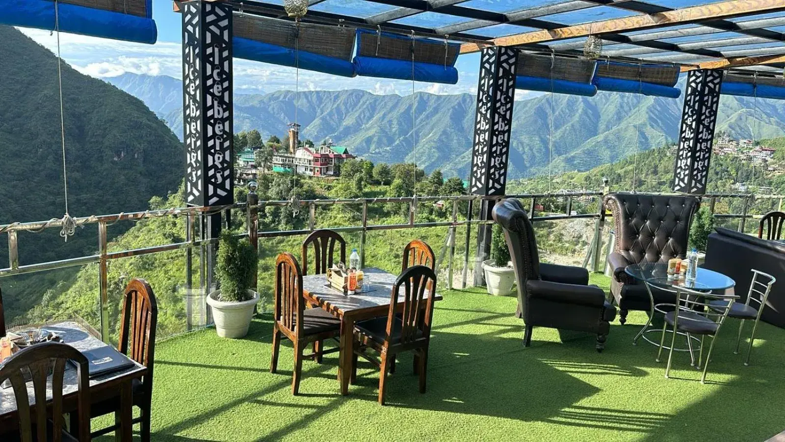 Icebergs Mussoorie - A Boutique stay and 24 hrs roof top cafe Icebergs Mussoorie - A Boutique stay and 24 hrs roof top cafe