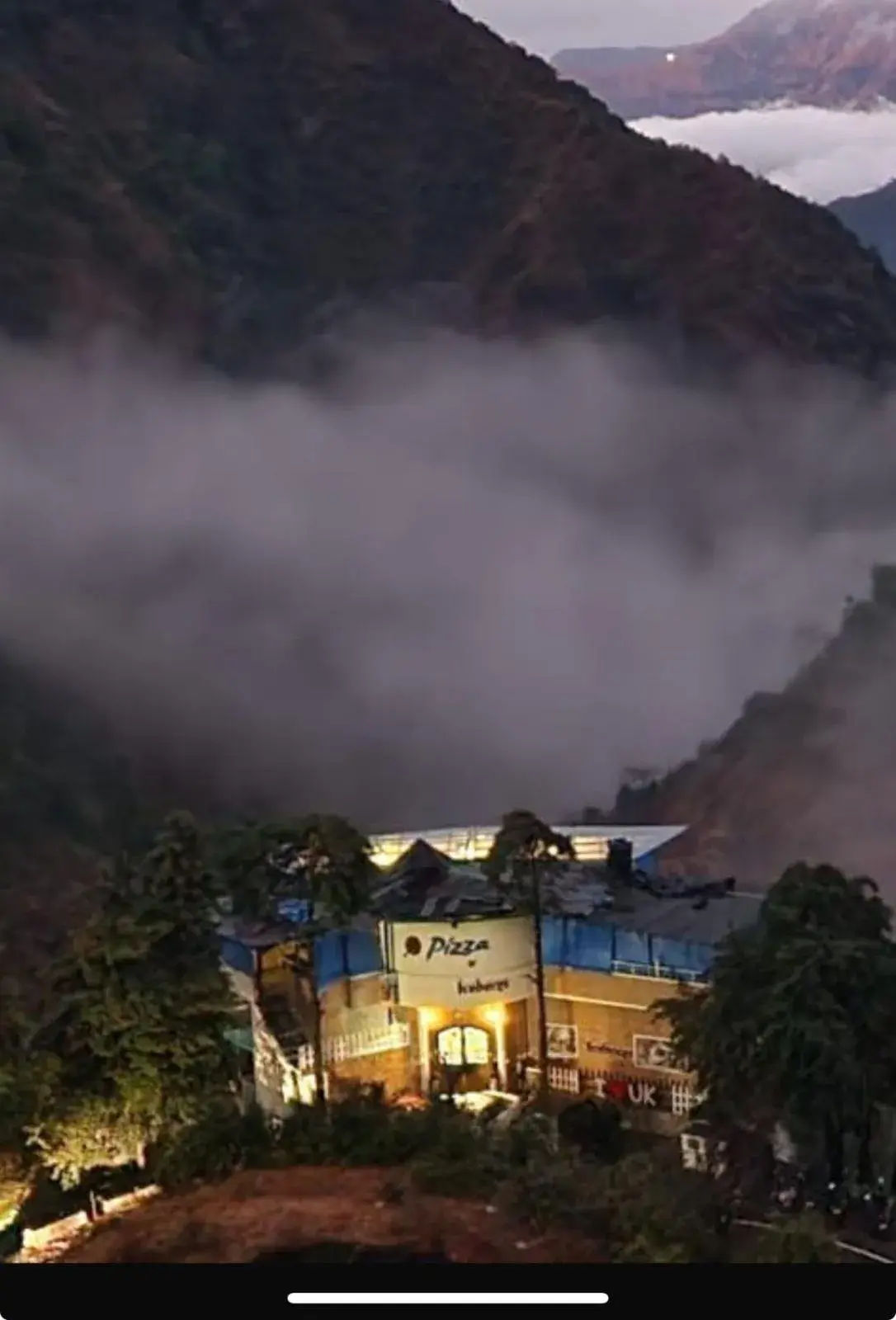 Property building in Icebergs Mussoorie - A Boutique stay and 24 hrs roof top cafe Property building in Icebergs Mussoorie - A Boutique stay and 24 hrs roof top cafe