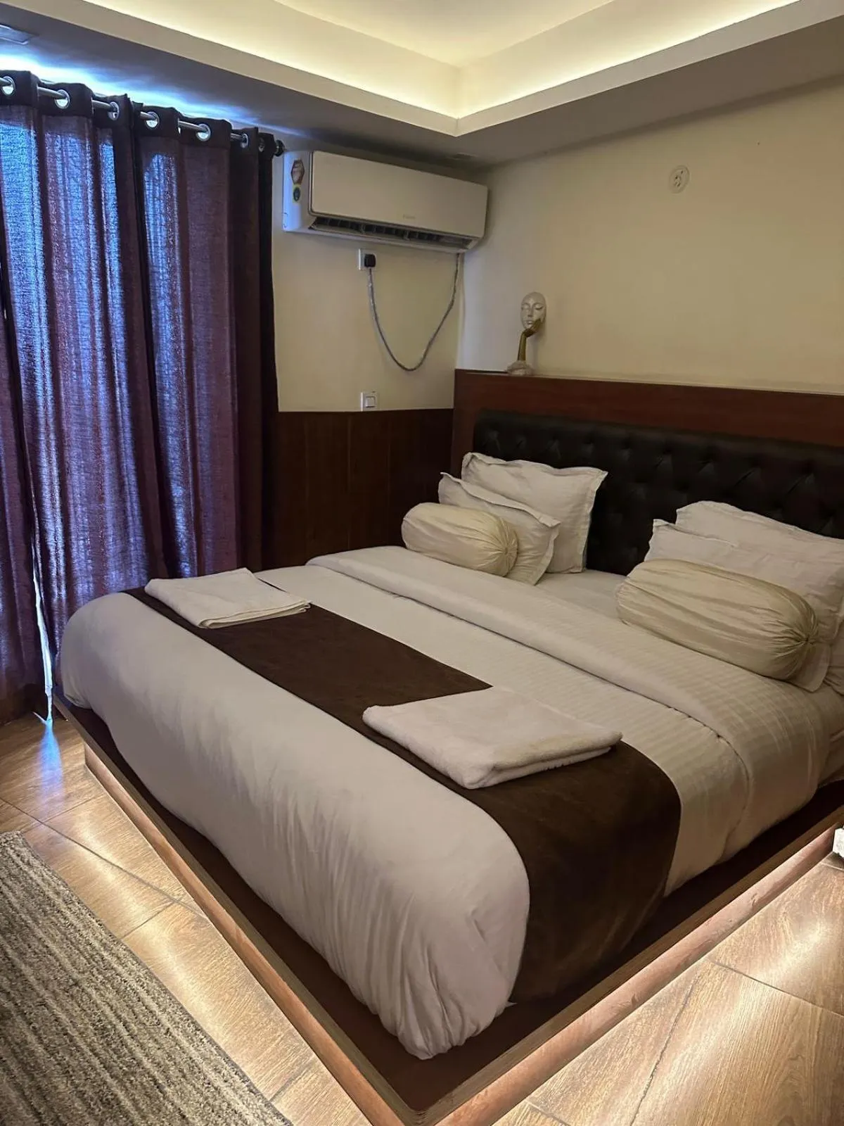 Bed in Icebergs Mussoorie - A Boutique stay and 24 hrs roof top cafe