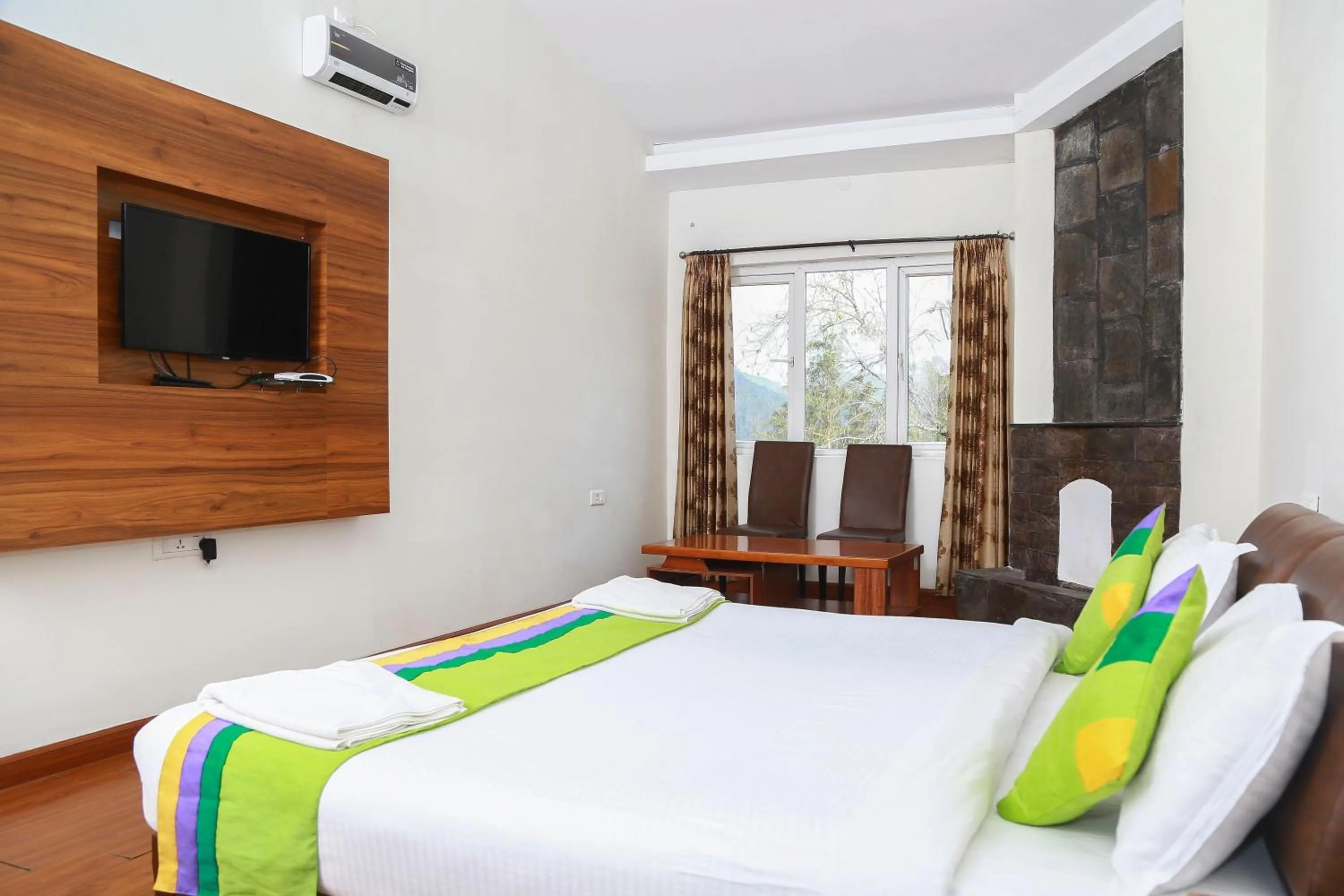 Photo of the whole room, Bed in Yantra Resort, Ooty